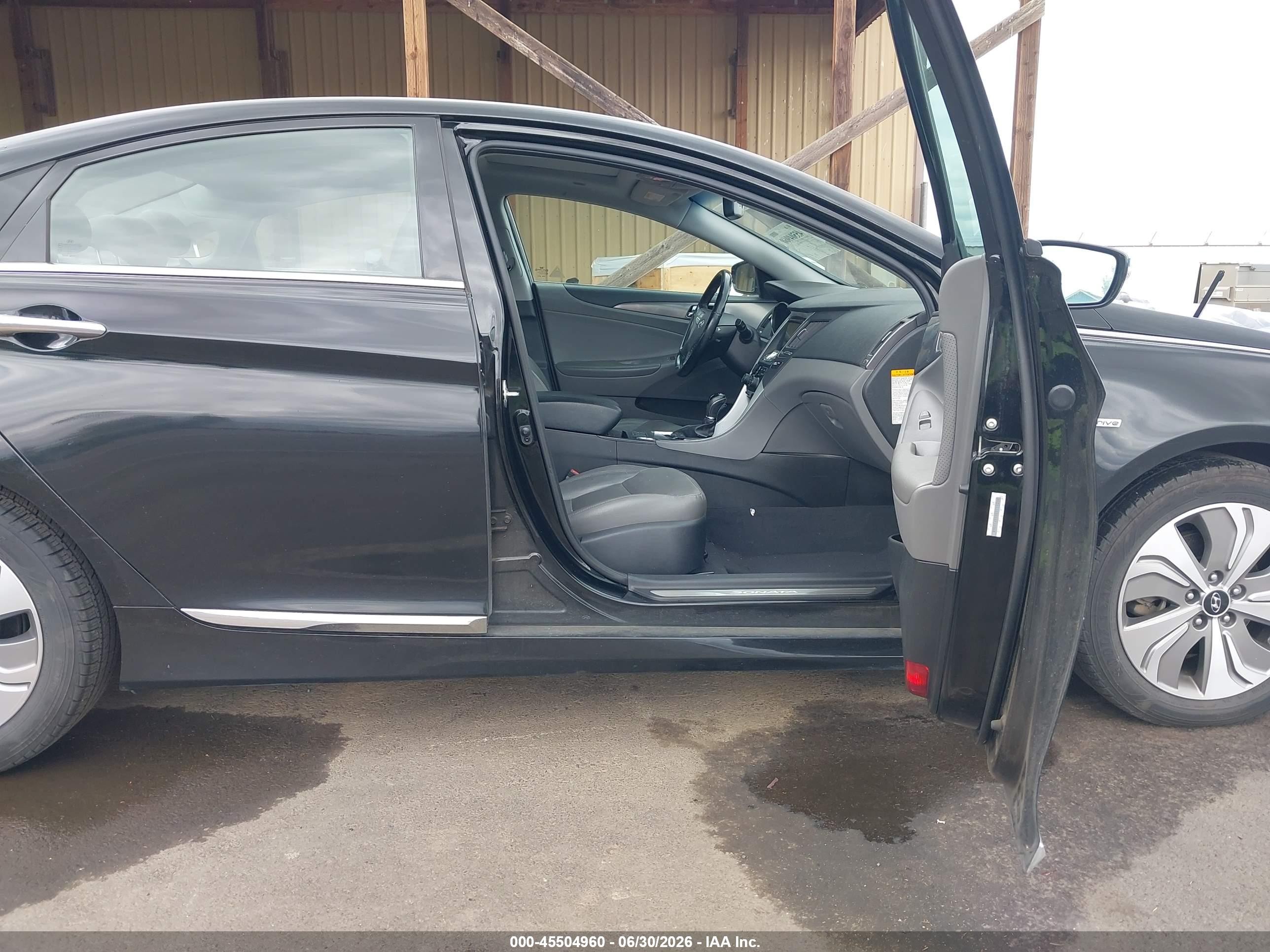 2014 Hyundai Sonata Hybrid Black vin: KMHEC4A48EA111298