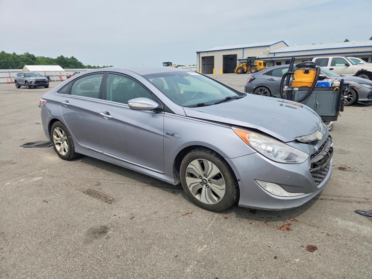 2014 Hyundai Sonata Hybrid Silver vin: KMHEC4A48EA112337