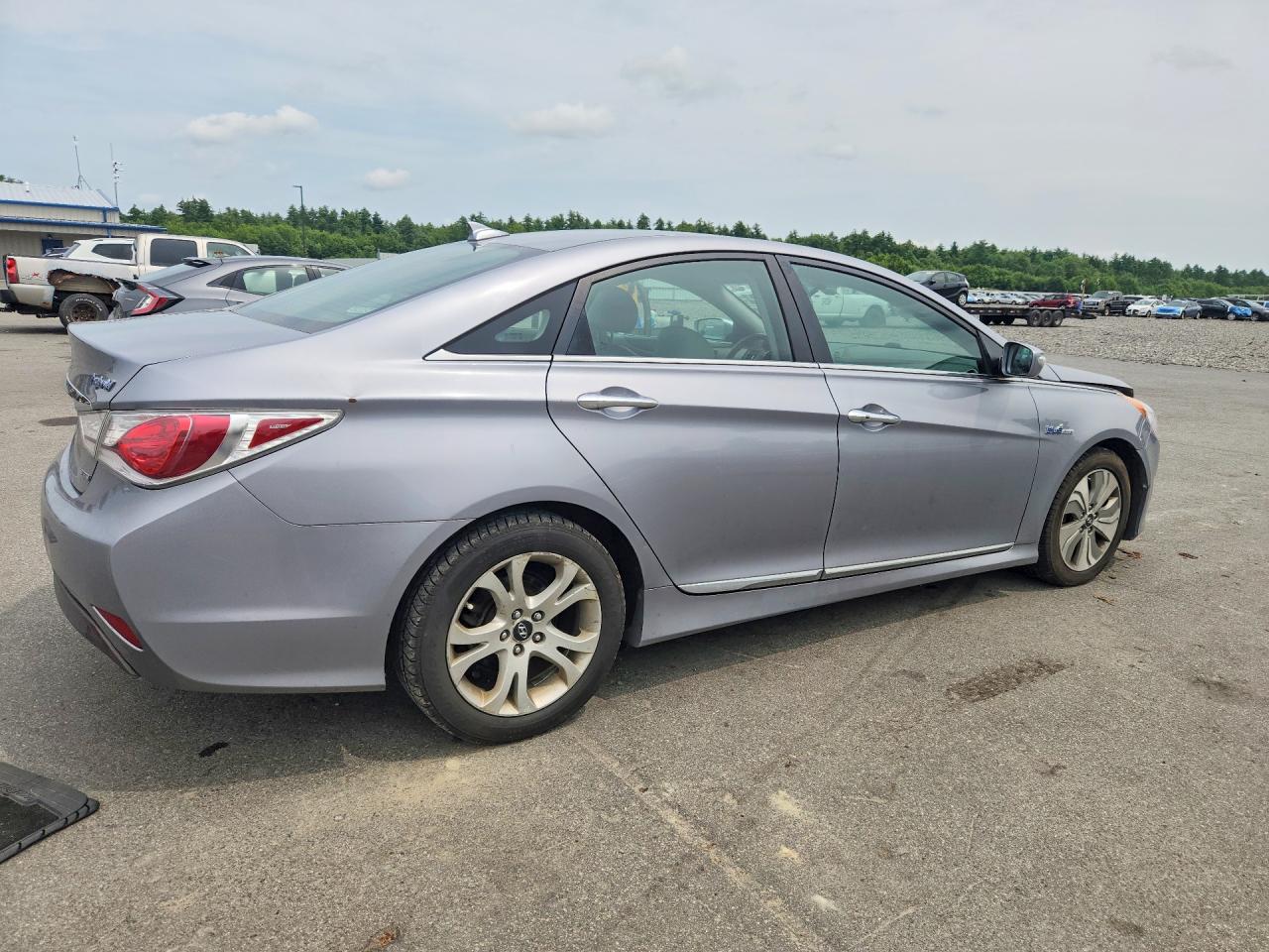 2014 Hyundai Sonata Hybrid Silver vin: KMHEC4A48EA112337