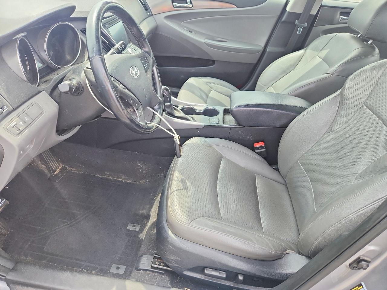 2014 Hyundai Sonata Hybrid Silver vin: KMHEC4A48EA112337