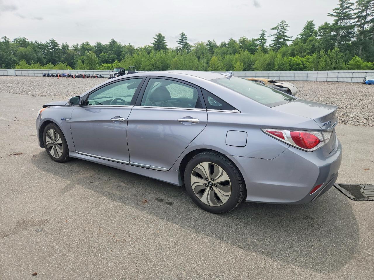 2014 Hyundai Sonata Hybrid Silver vin: KMHEC4A48EA112337