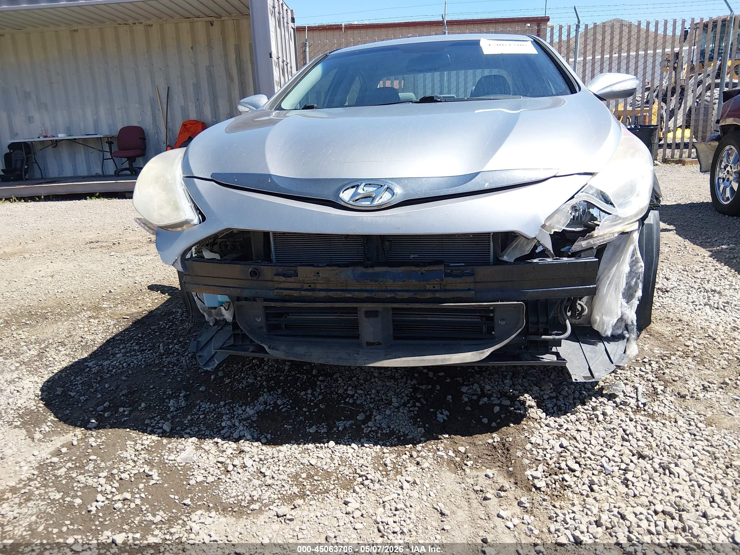 2014 Hyundai Sonata Hybrid   Silver vin: KMHEC4A48EA116503