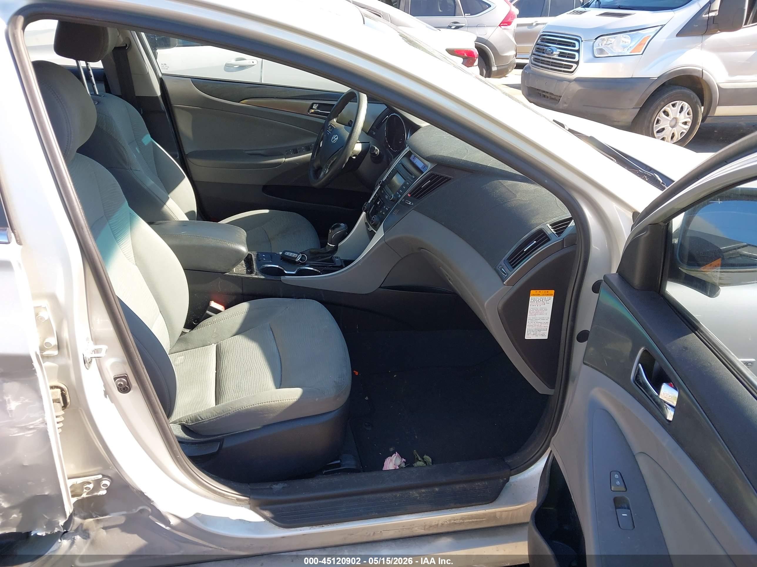 2014 Hyundai Sonata Hybrid   Silver vin: KMHEC4A48EA116517