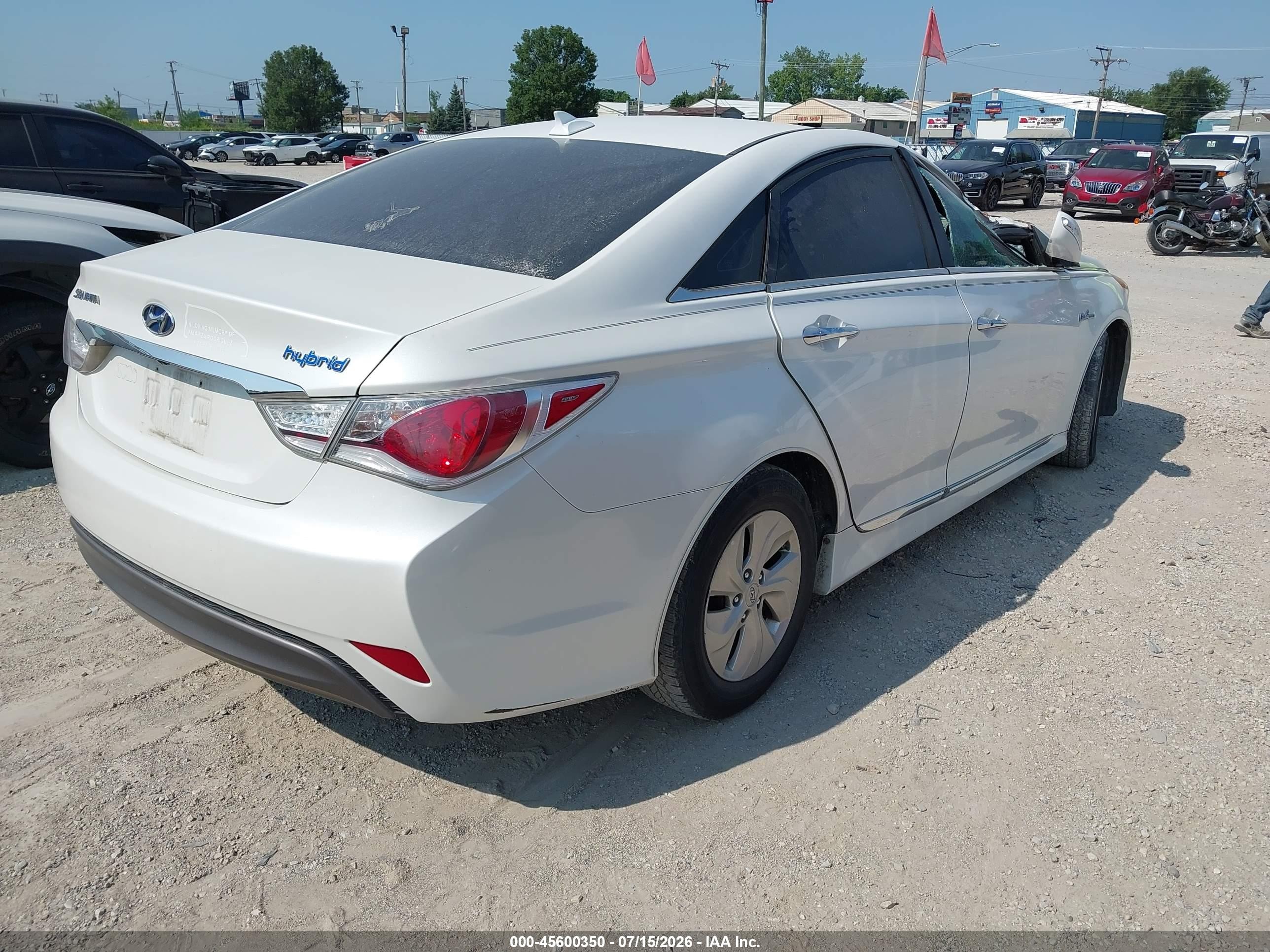 2014 Hyundai Sonata Hybrid   Белый vin: KMHEC4A48EA117893