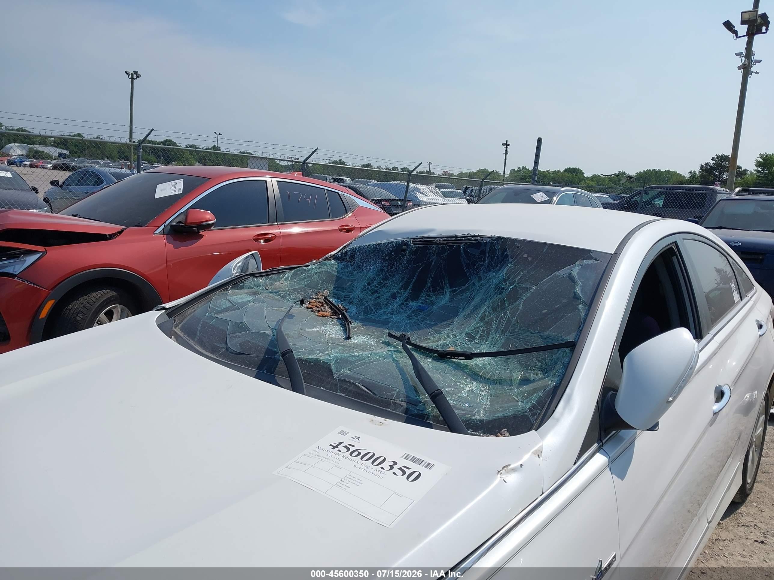 2014 Hyundai Sonata Hybrid   Белый vin: KMHEC4A48EA117893