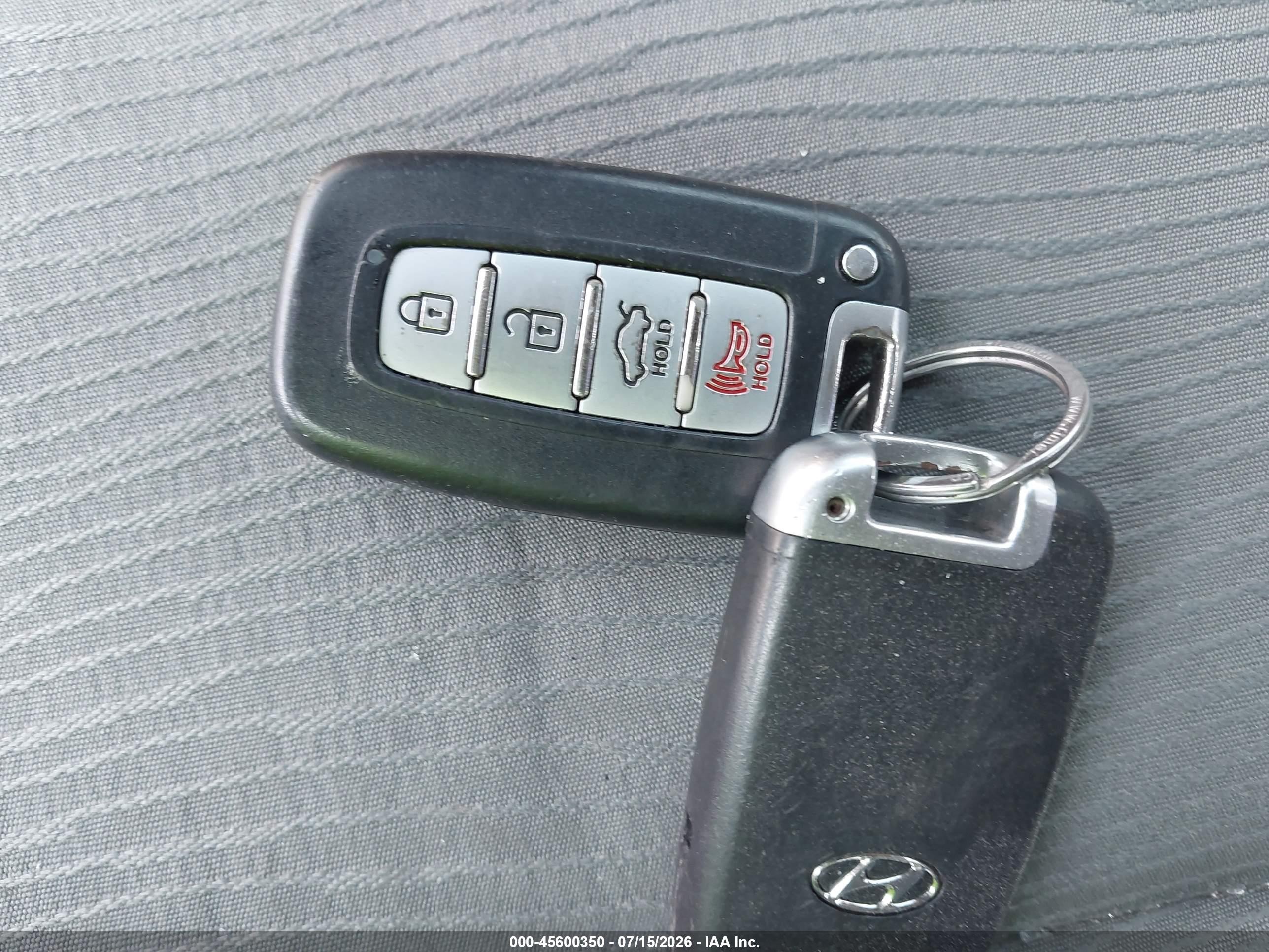 2014 Hyundai Sonata Hybrid   Белый vin: KMHEC4A48EA117893