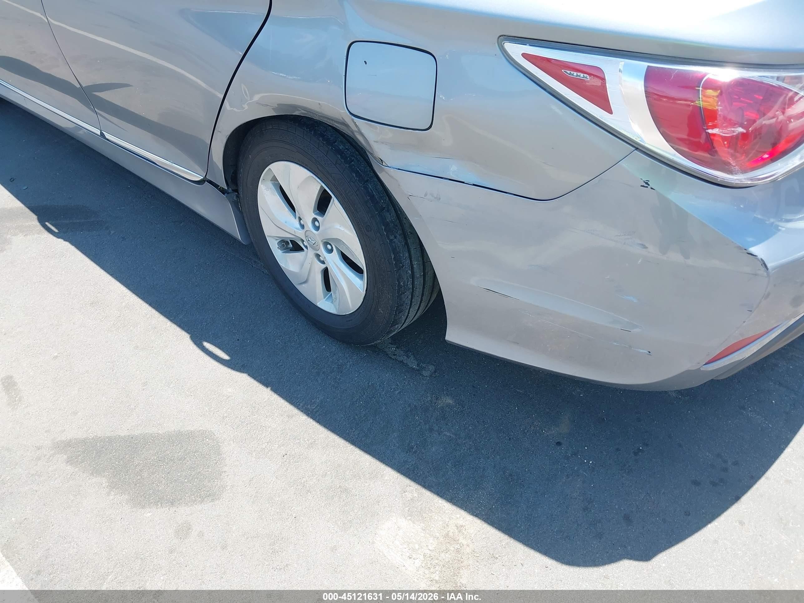 2014 Hyundai Sonata Hybrid   Silver vin: KMHEC4A48EA117991