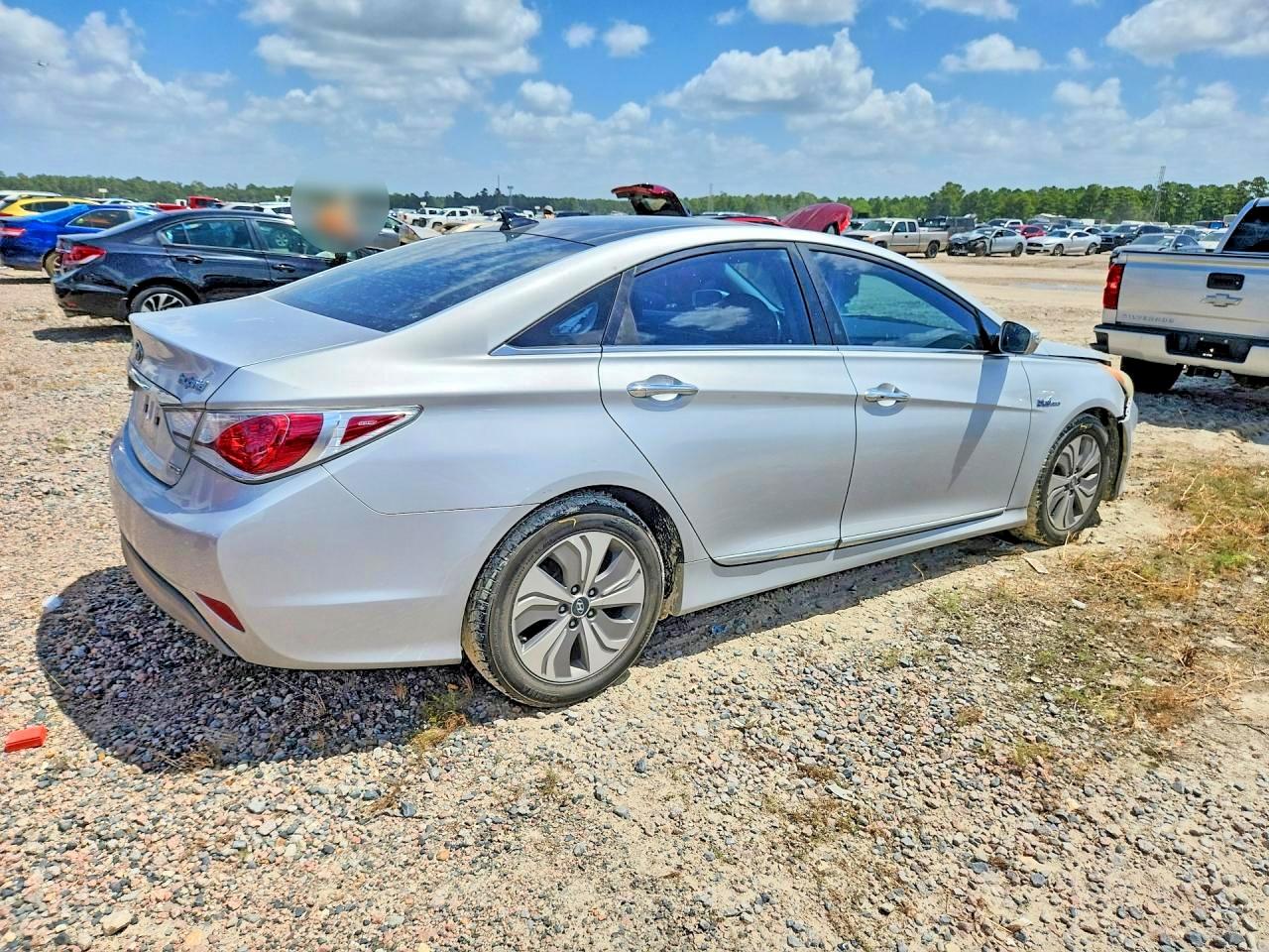 2015 Hyundai Sonata Hybrid Limited Silver vin: KMHEC4A48FA119757