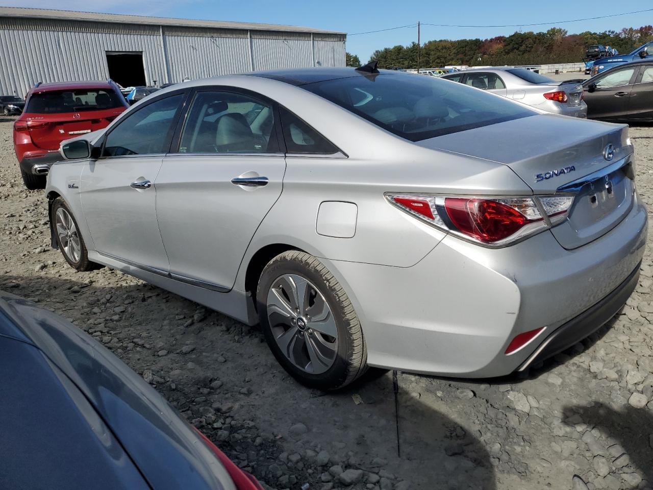 2015 Hyundai Sonata Hybrid Silver vin: KMHEC4A48FA125980