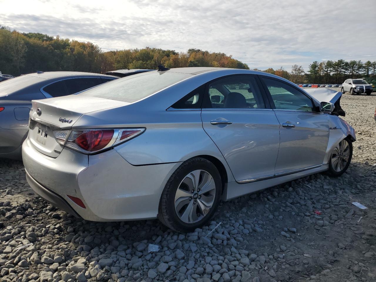 2015 Hyundai Sonata Hybrid Silver vin: KMHEC4A48FA125980