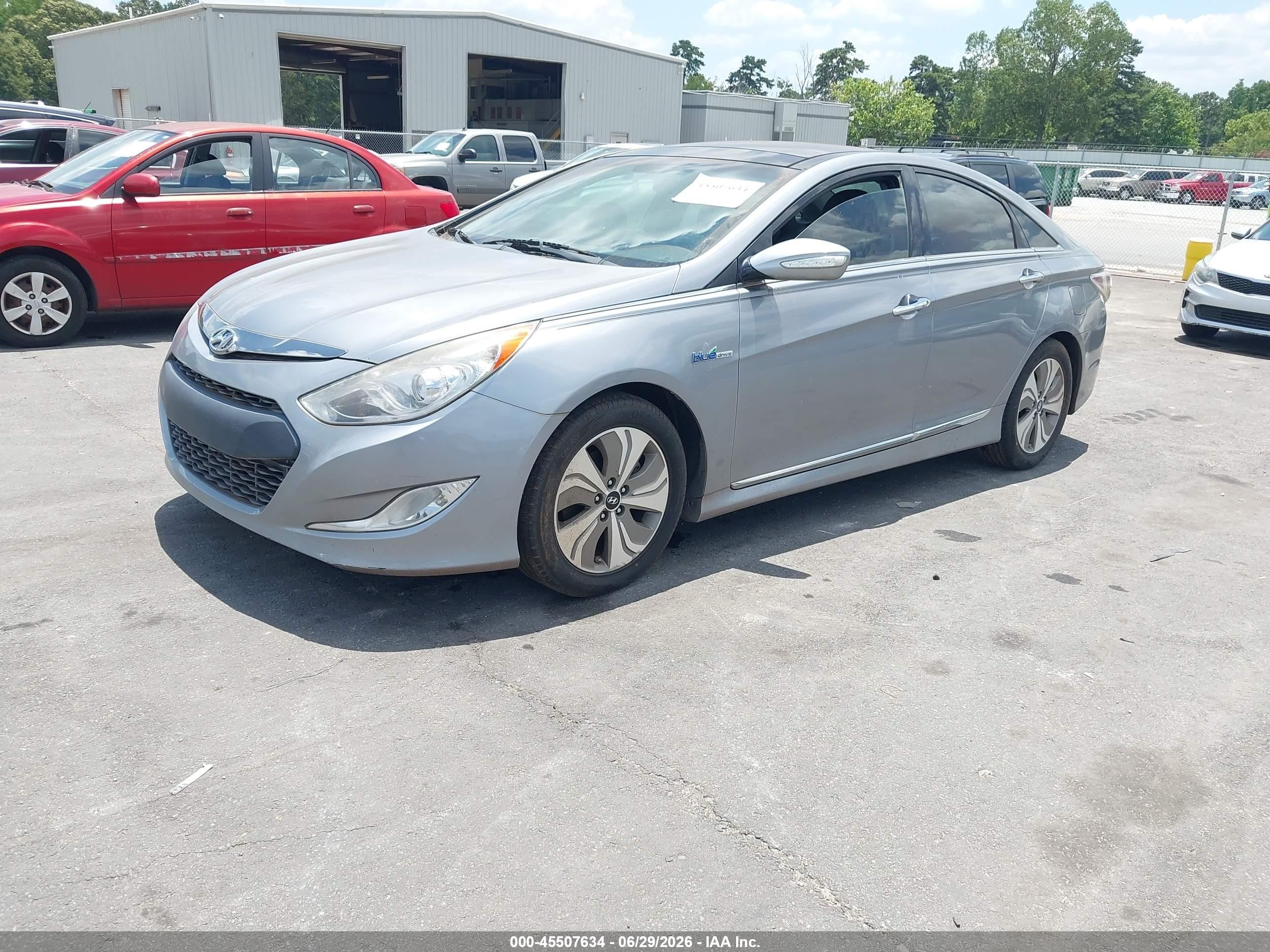 2015 Hyundai Sonata Hybrid Limited Silver vin: KMHEC4A48FA127132
