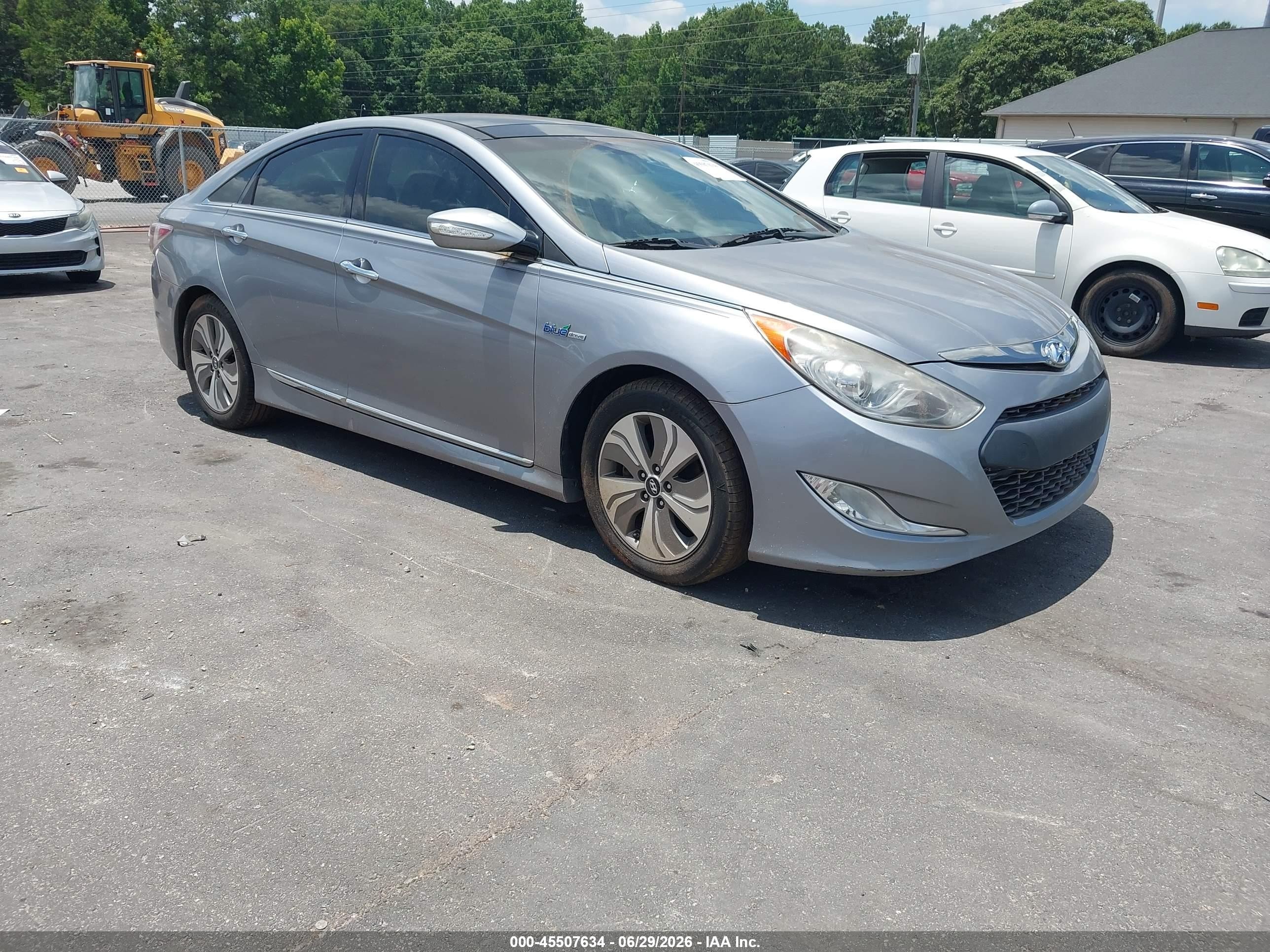 2015 Hyundai Sonata Hybrid Limited Silver vin: KMHEC4A48FA127132