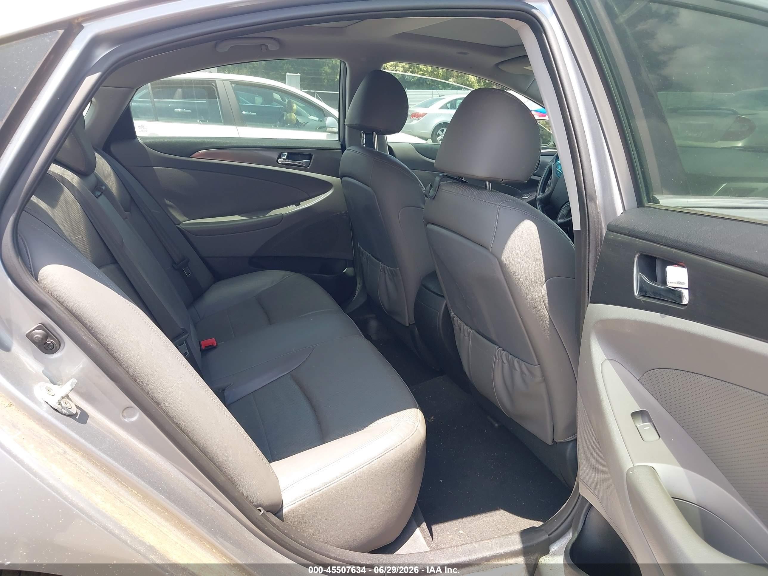 2015 Hyundai Sonata Hybrid Limited Silver vin: KMHEC4A48FA127132
