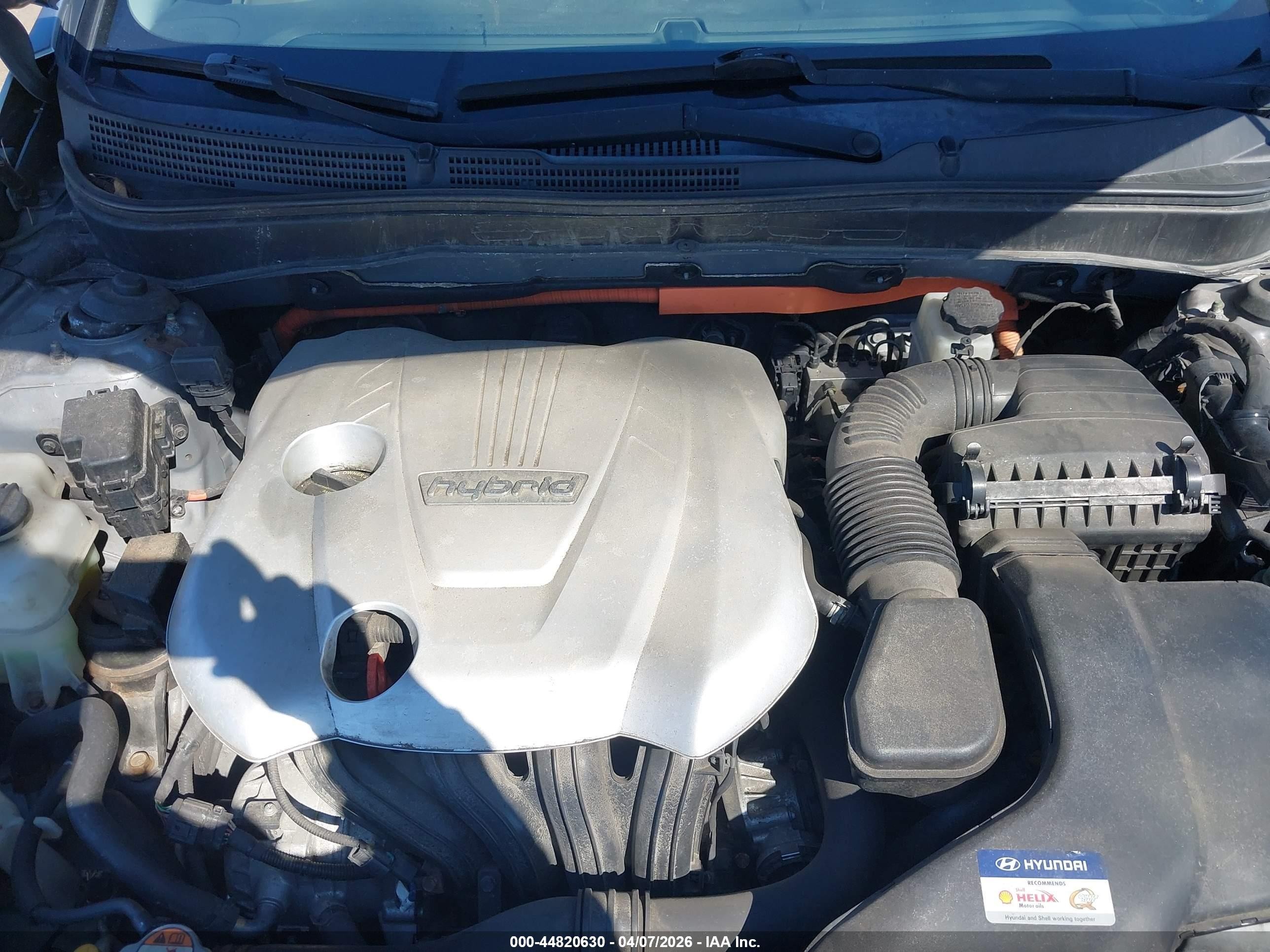 2015 Hyundai Sonata Hybrid Limited Silver vin: KMHEC4A48FA131732