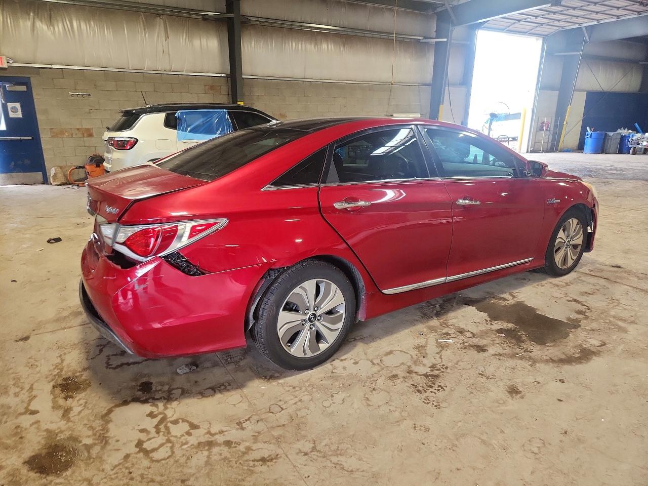 2015 Hyundai Sonata Hybrid Limited Red vin: KMHEC4A48FA135666