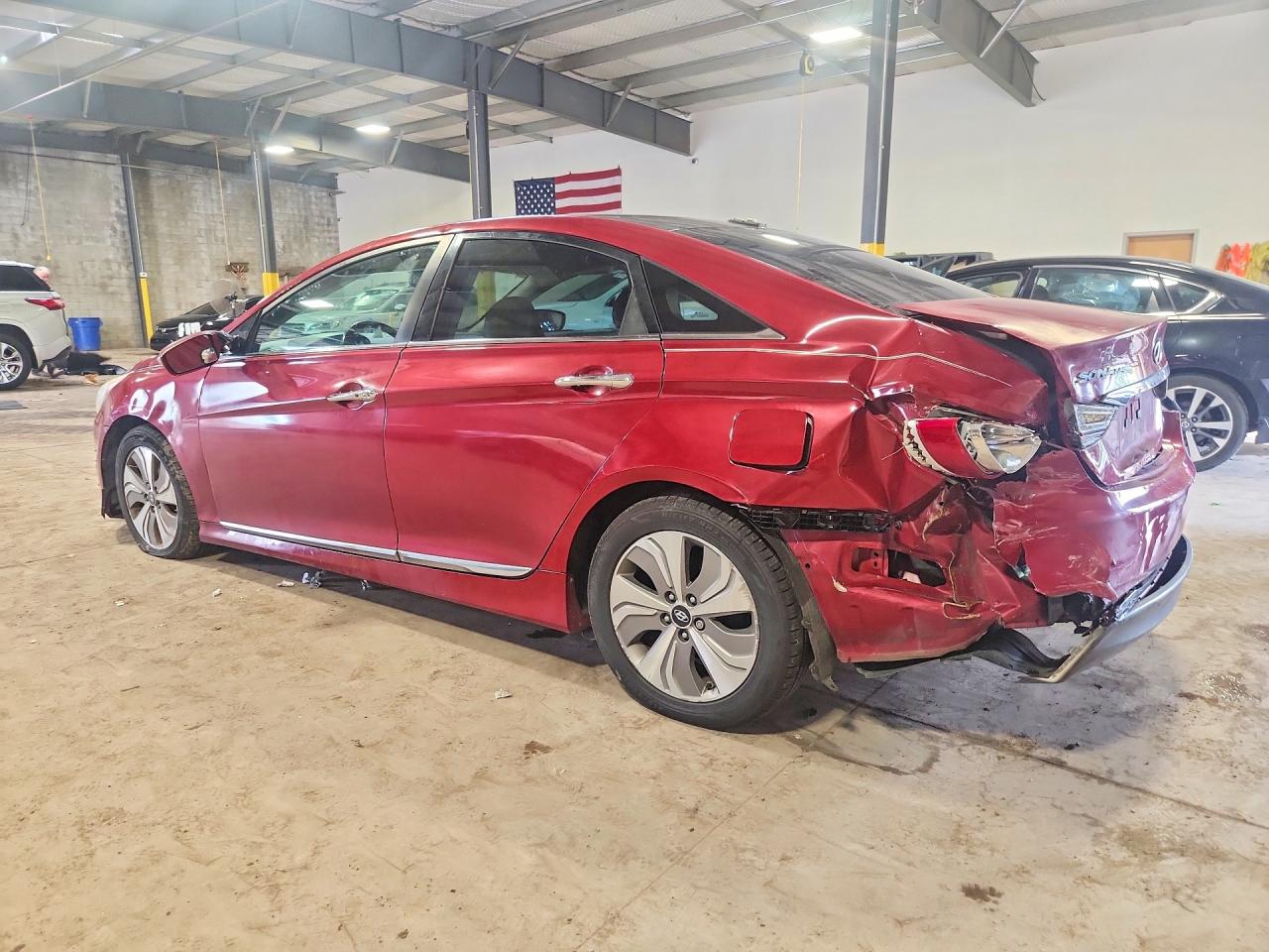 2015 Hyundai Sonata Hybrid Limited Red vin: KMHEC4A48FA135666
