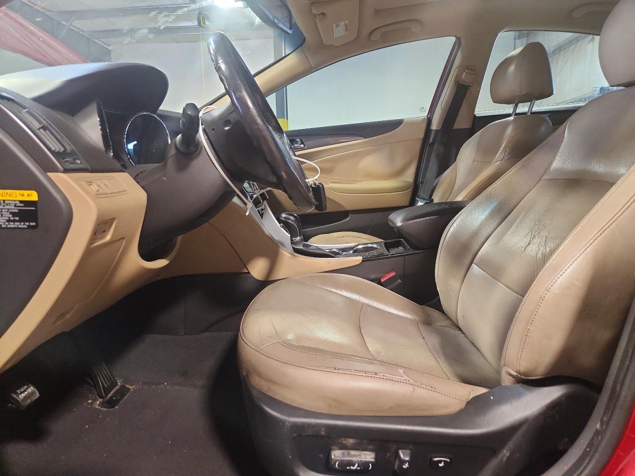 2015 Hyundai Sonata Hybrid Limited Red vin: KMHEC4A48FA135666