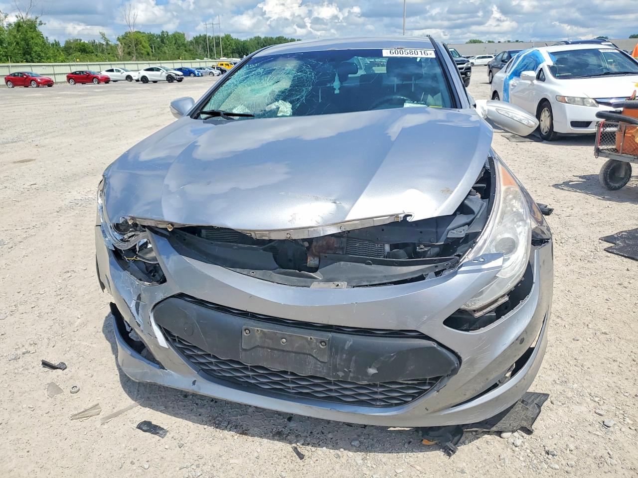 2015 Hyundai Sonata Hybrid Base Silver vin: KMHEC4A48FA139314