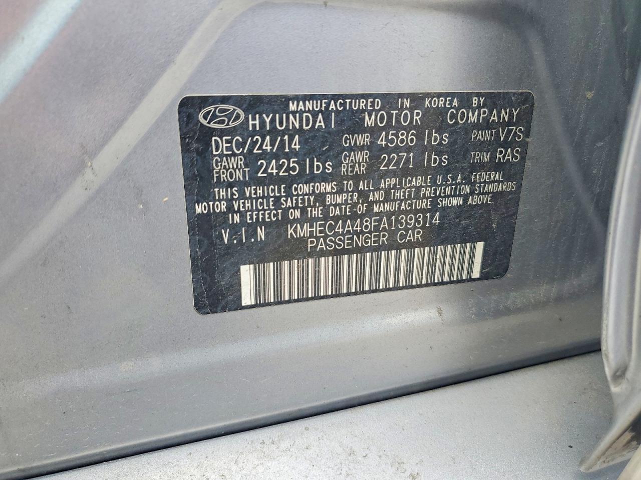 2015 Hyundai Sonata Hybrid Base Silver vin: KMHEC4A48FA139314