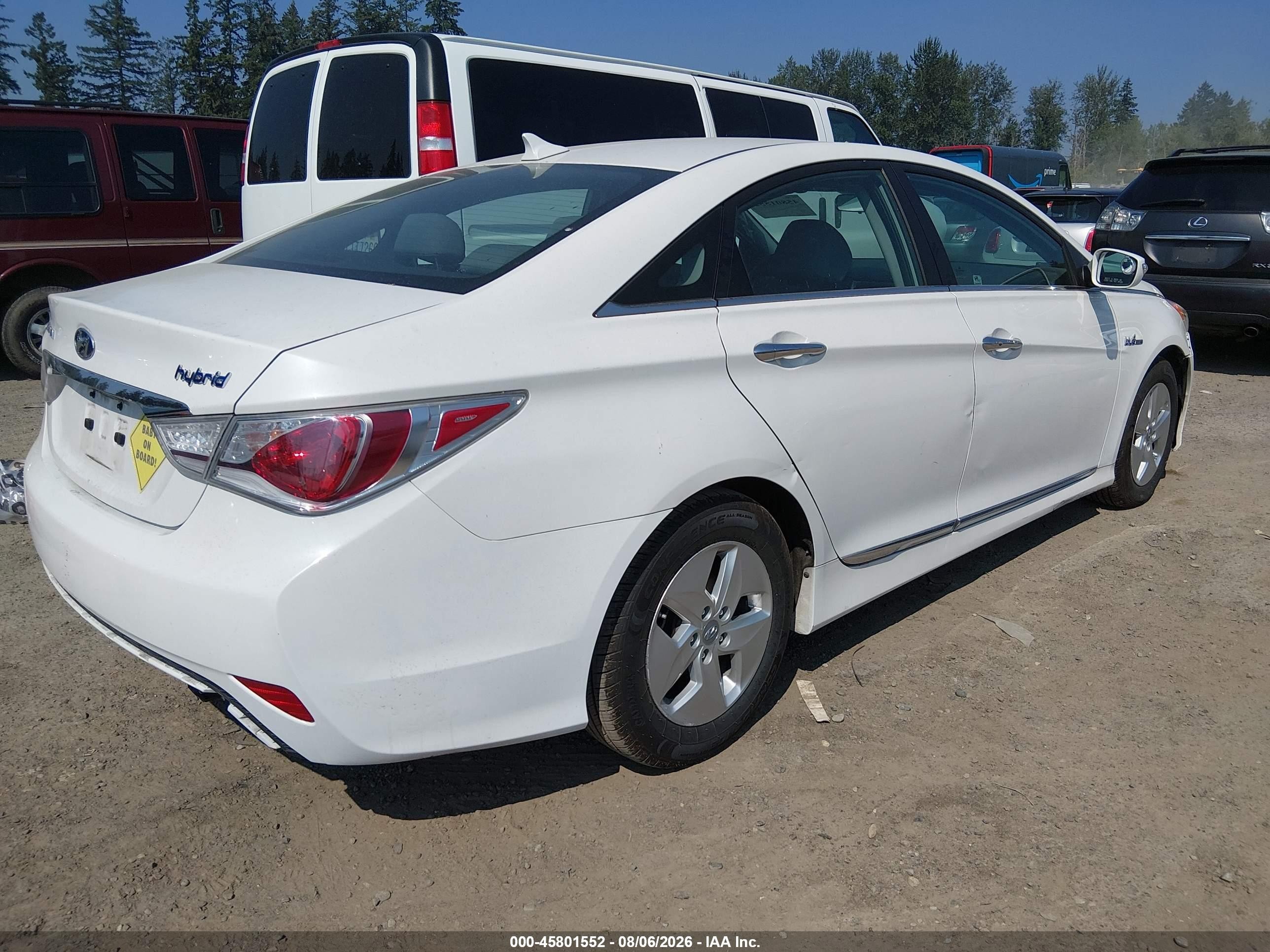 2011 Hyundai Sonata Hybrid   White vin: KMHEC4A49BA002215