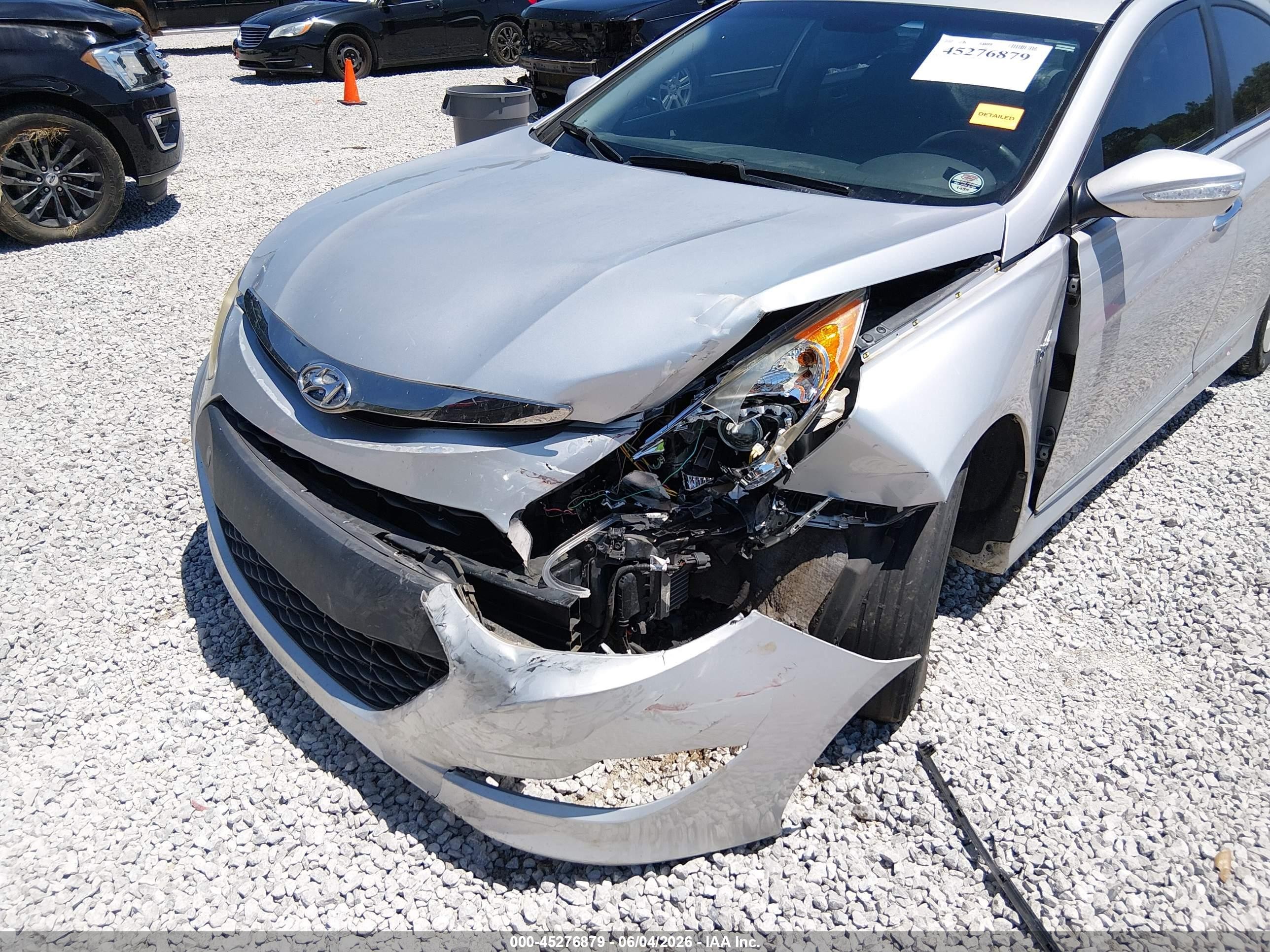 2012 Hyundai Sonata Hybrid   Silver vin: KMHEC4A49CA031506