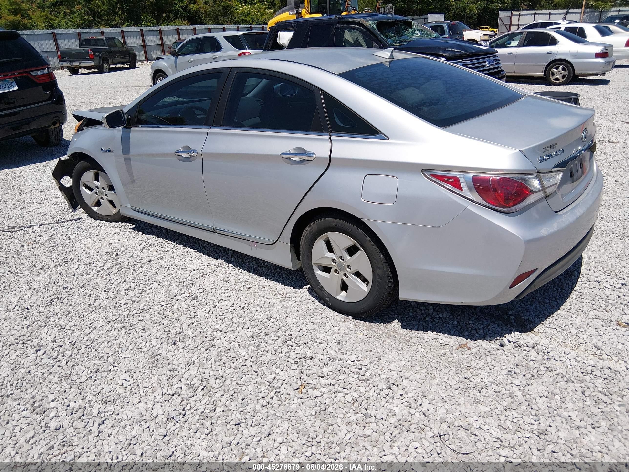 2012 Hyundai Sonata Hybrid   Silver vin: KMHEC4A49CA031506