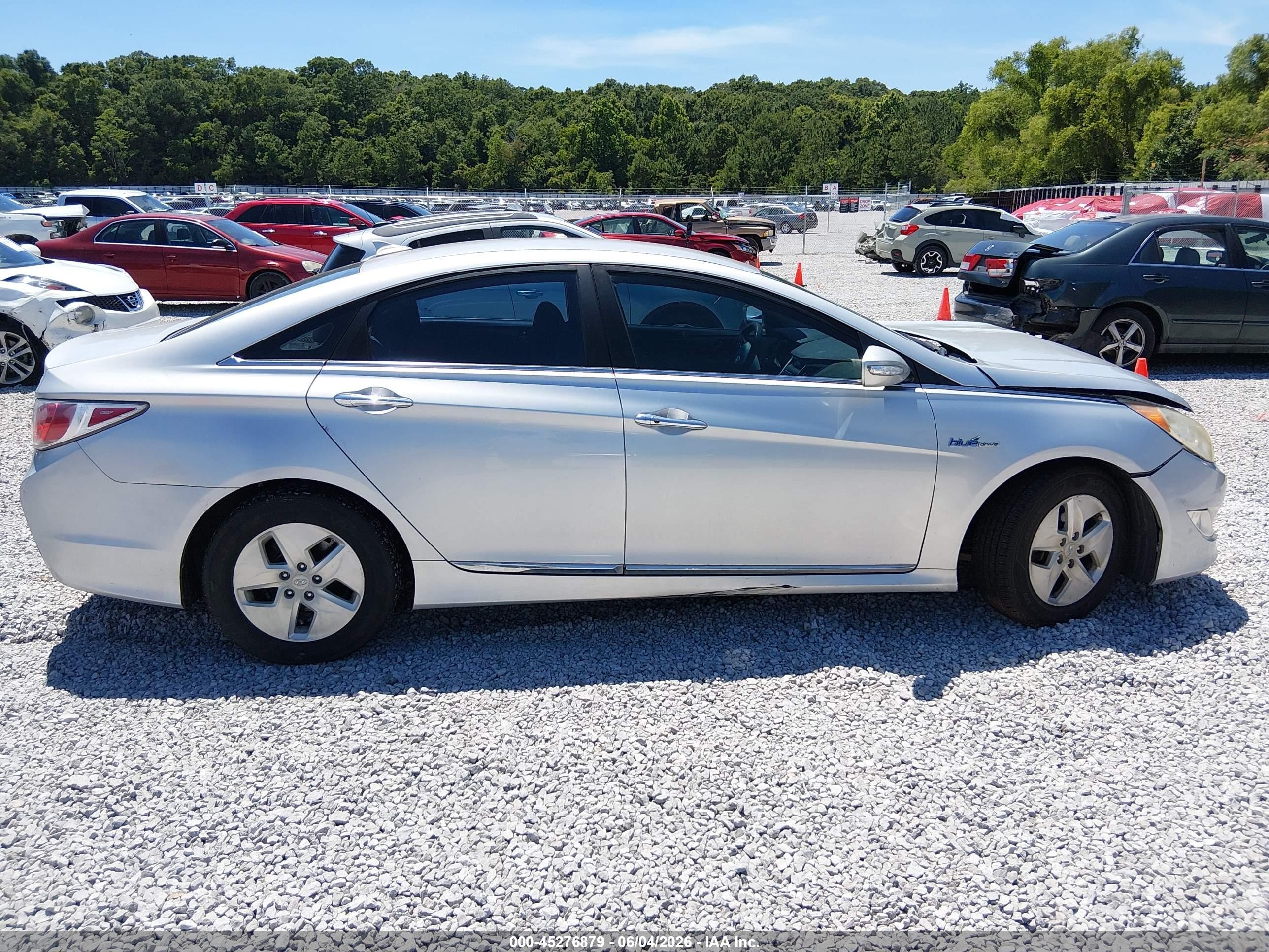 2012 Hyundai Sonata Hybrid   Silver vin: KMHEC4A49CA031506