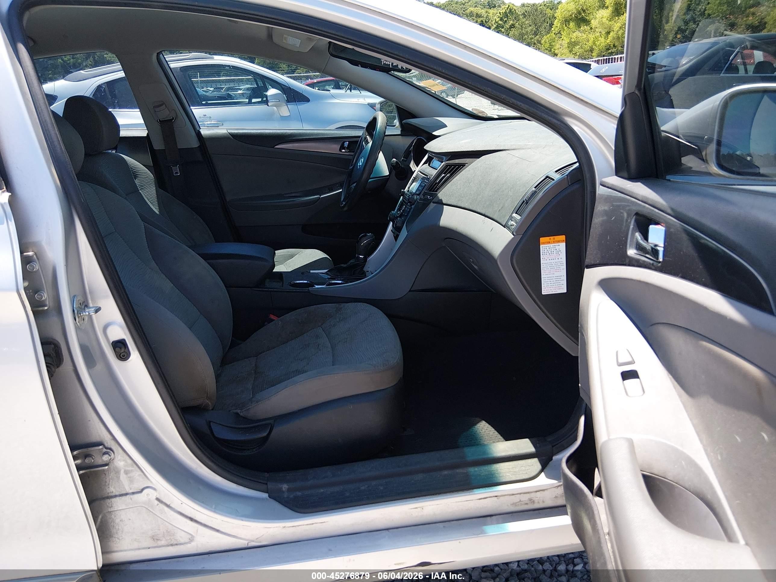 2012 Hyundai Sonata Hybrid   Silver vin: KMHEC4A49CA031506