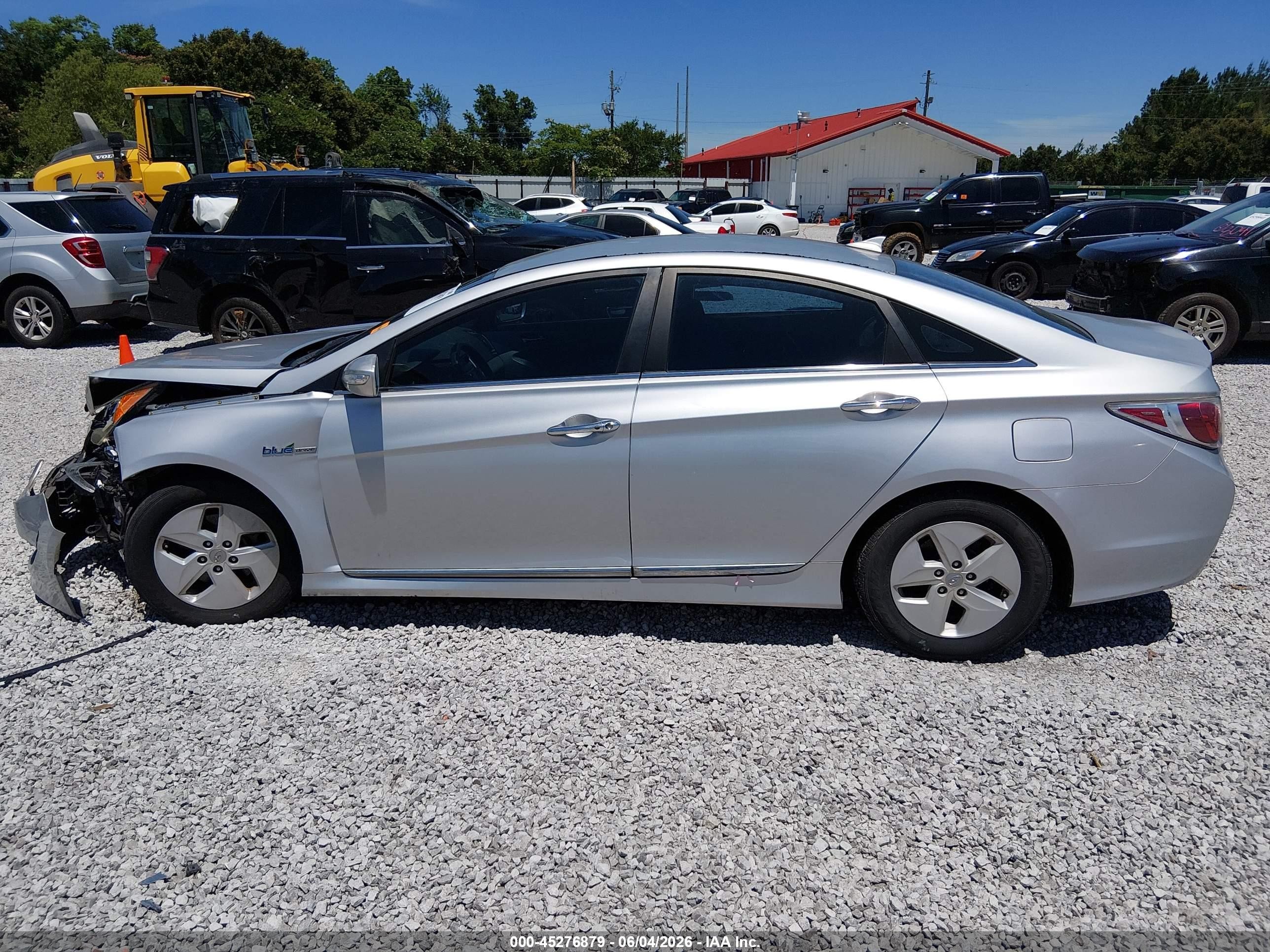 2012 Hyundai Sonata Hybrid   Silver vin: KMHEC4A49CA031506