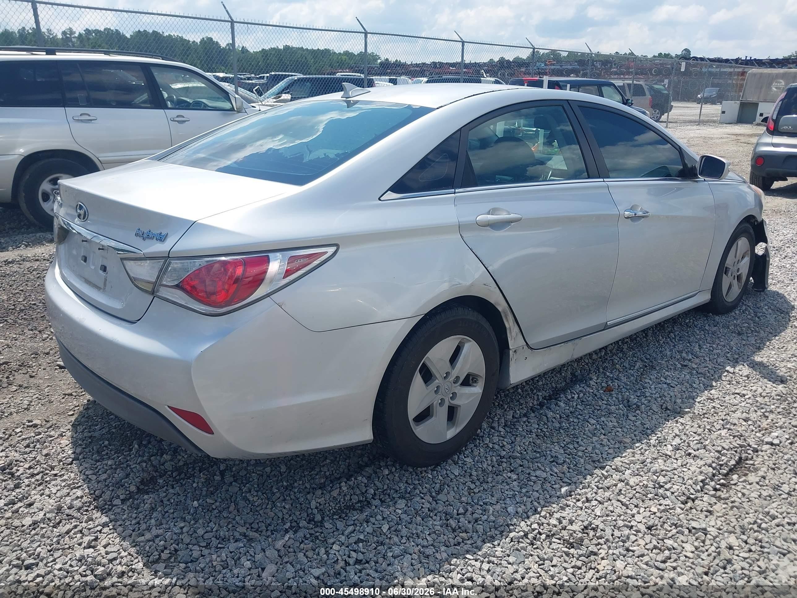 2012 Hyundai Sonata Hybrid   Silver vin: KMHEC4A49CA035779