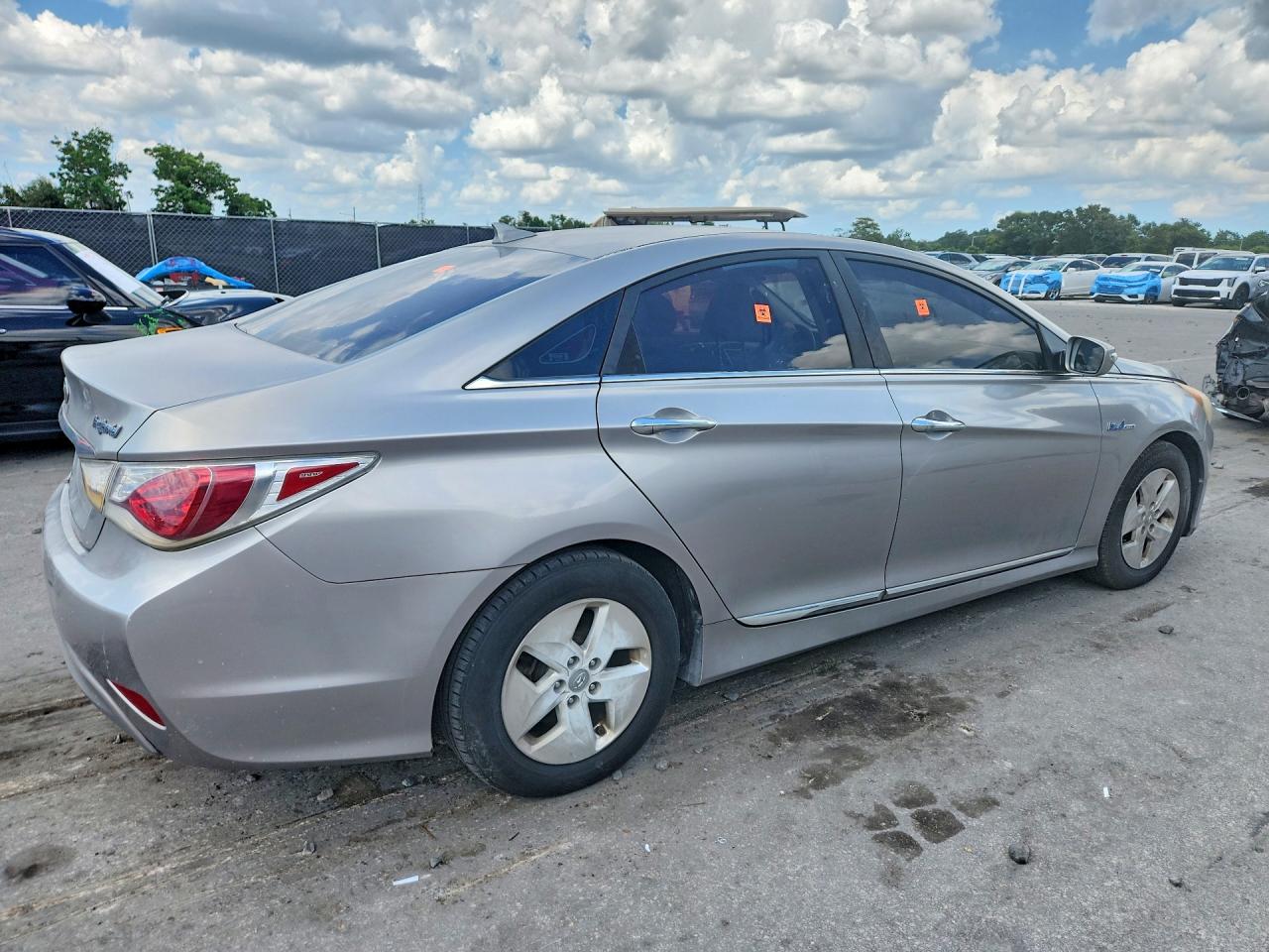 2012 Hyundai Sonata Hybrid Silver vin: KMHEC4A49CA038200