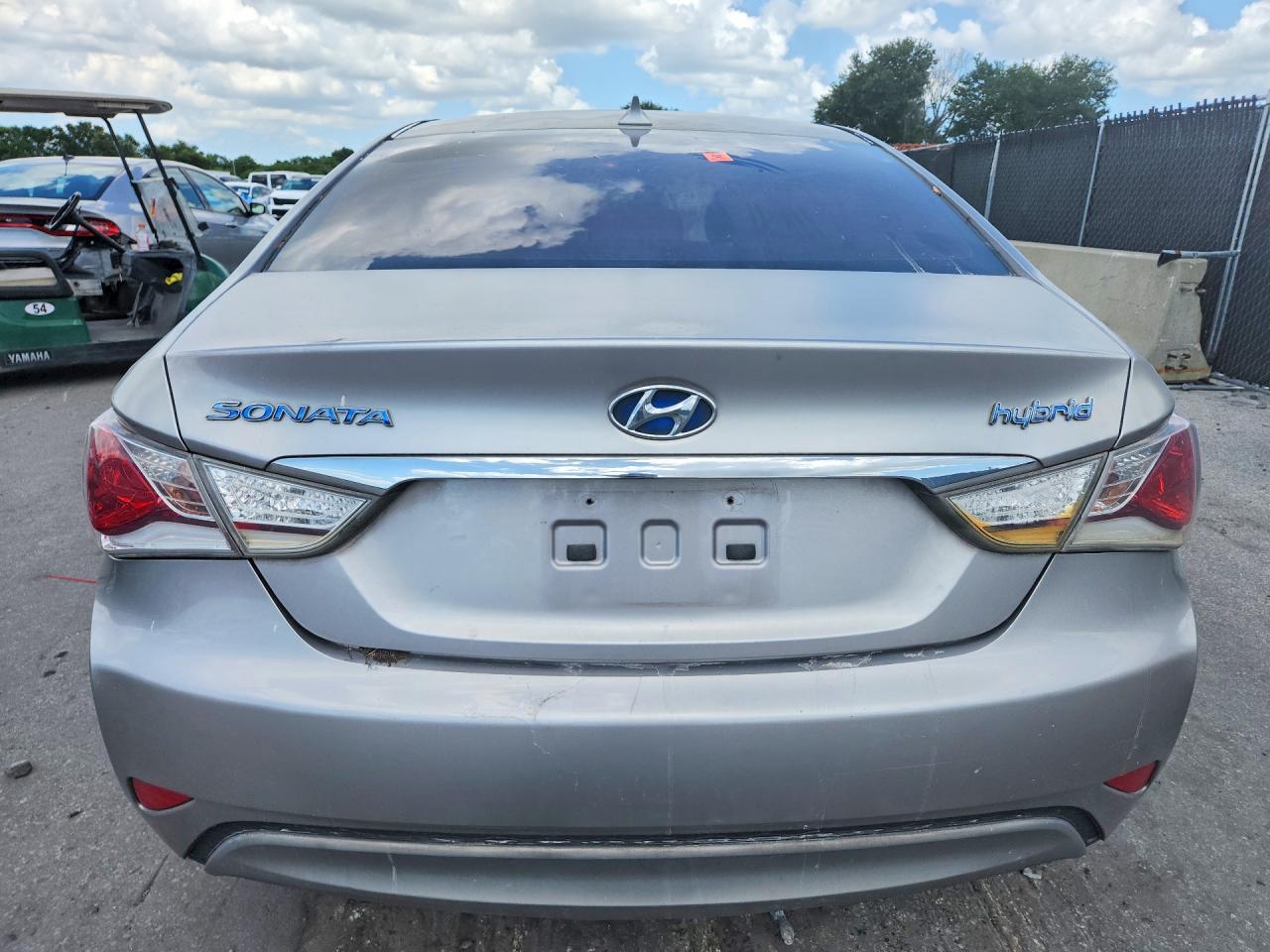 2012 Hyundai Sonata Hybrid Silver vin: KMHEC4A49CA038200