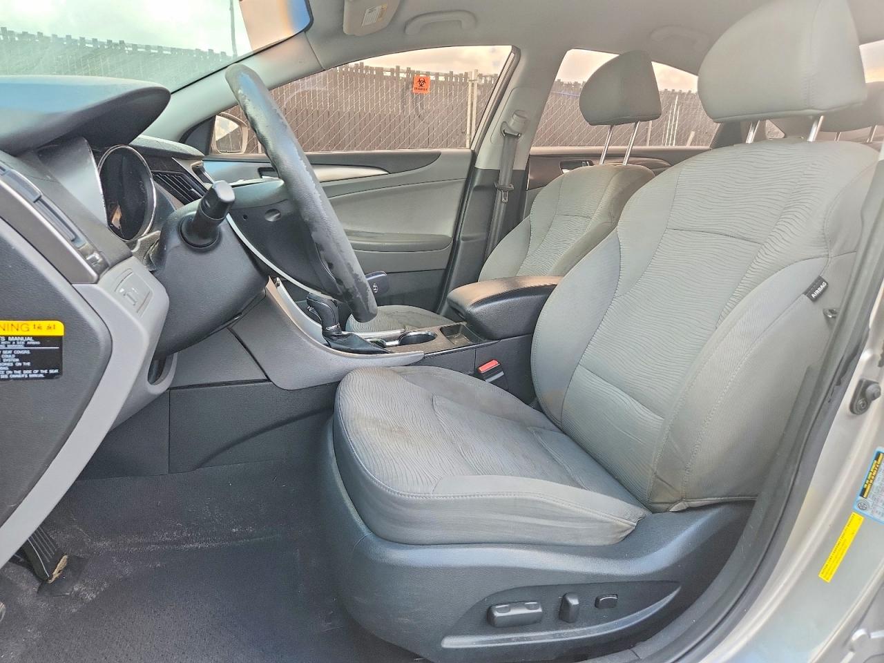 2012 Hyundai Sonata Hybrid Silver vin: KMHEC4A49CA038200