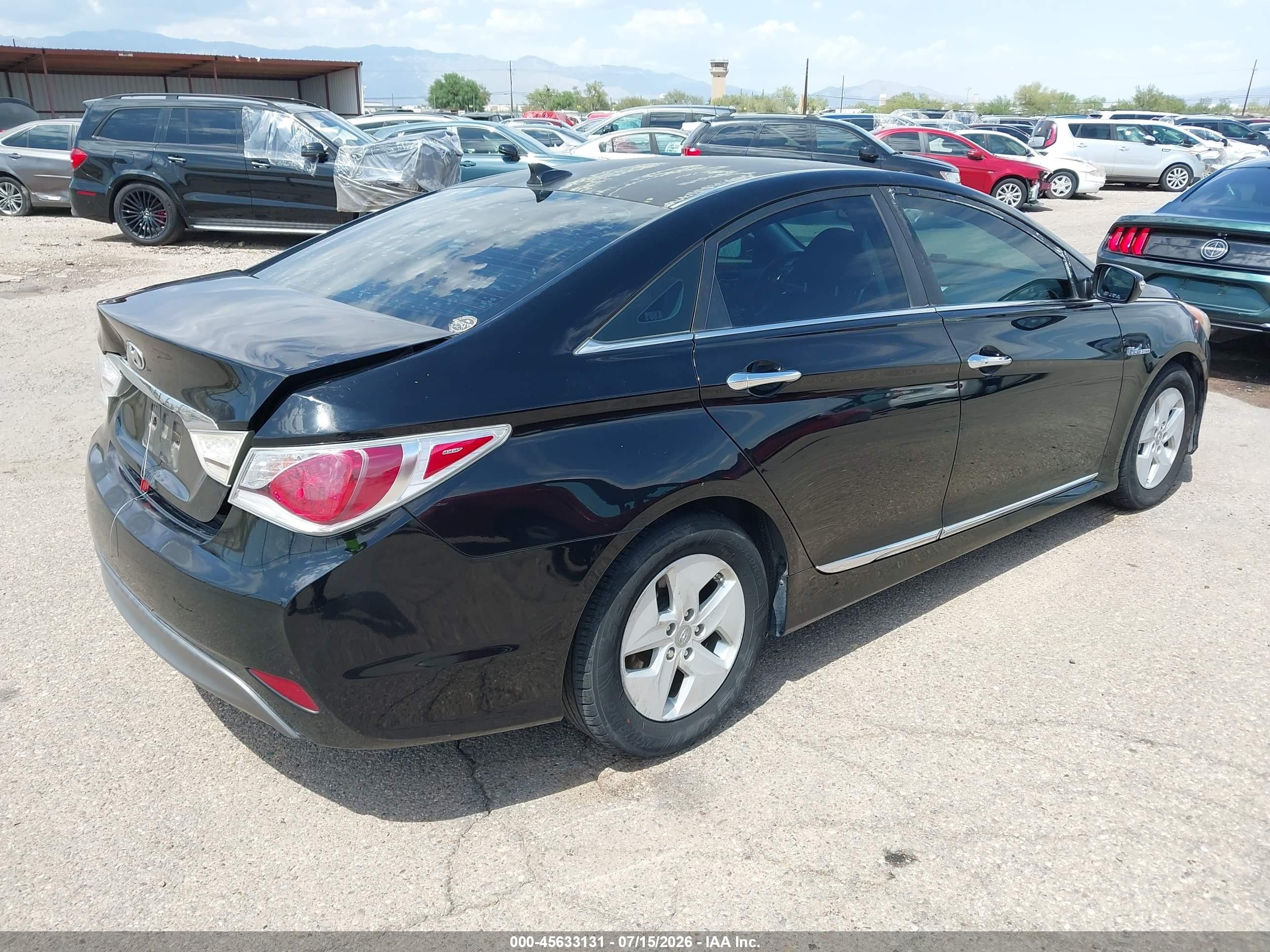 2012 Hyundai Sonata Hybrid   Black vin: KMHEC4A49CA045275