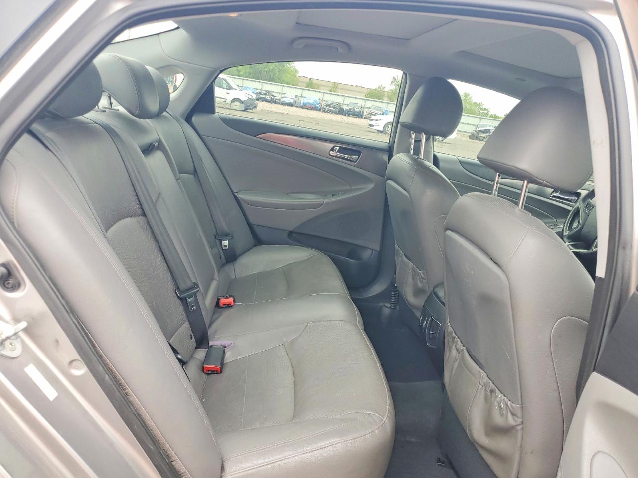 2012 Hyundai Sonata Hybrid Silver vin: KMHEC4A49CA046961
