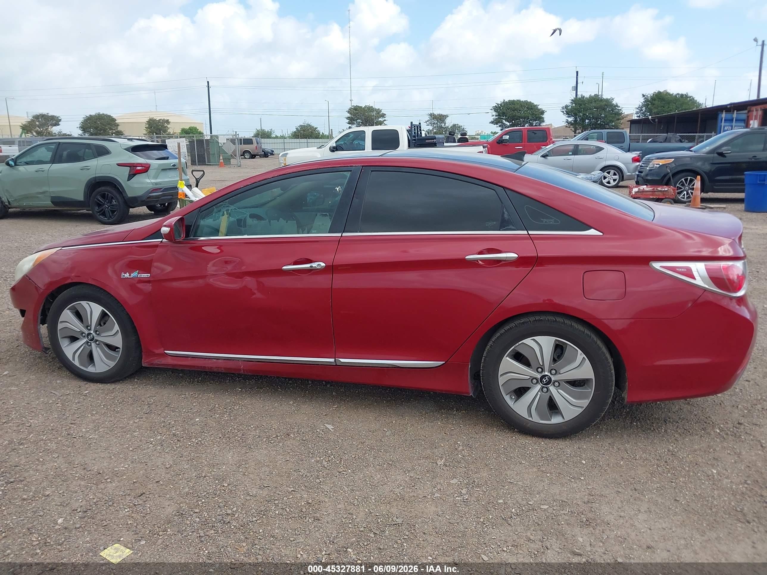 2013 Hyundai Sonata Hybrid Limited Red vin: KMHEC4A49DA068492