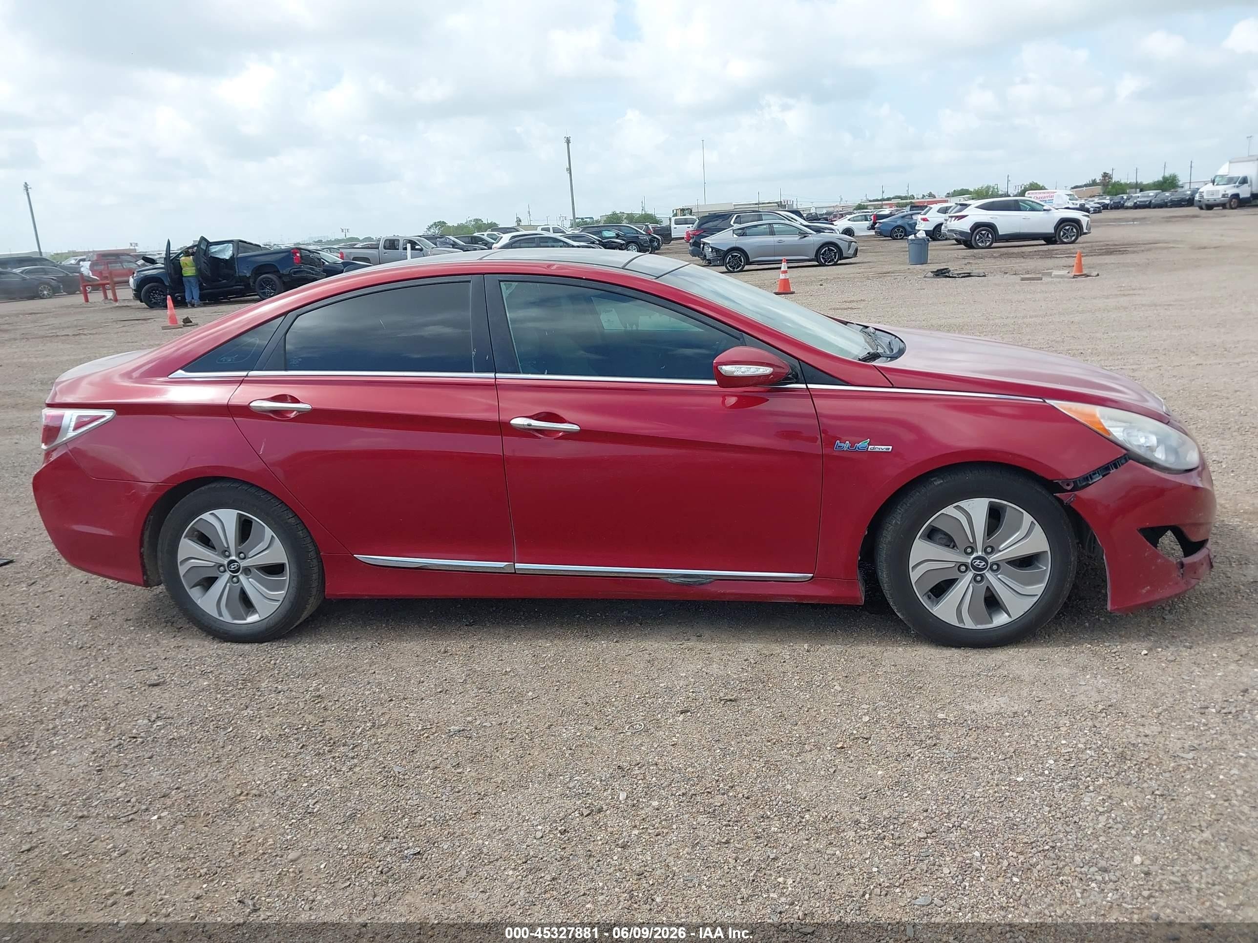 2013 Hyundai Sonata Hybrid Limited Red vin: KMHEC4A49DA068492