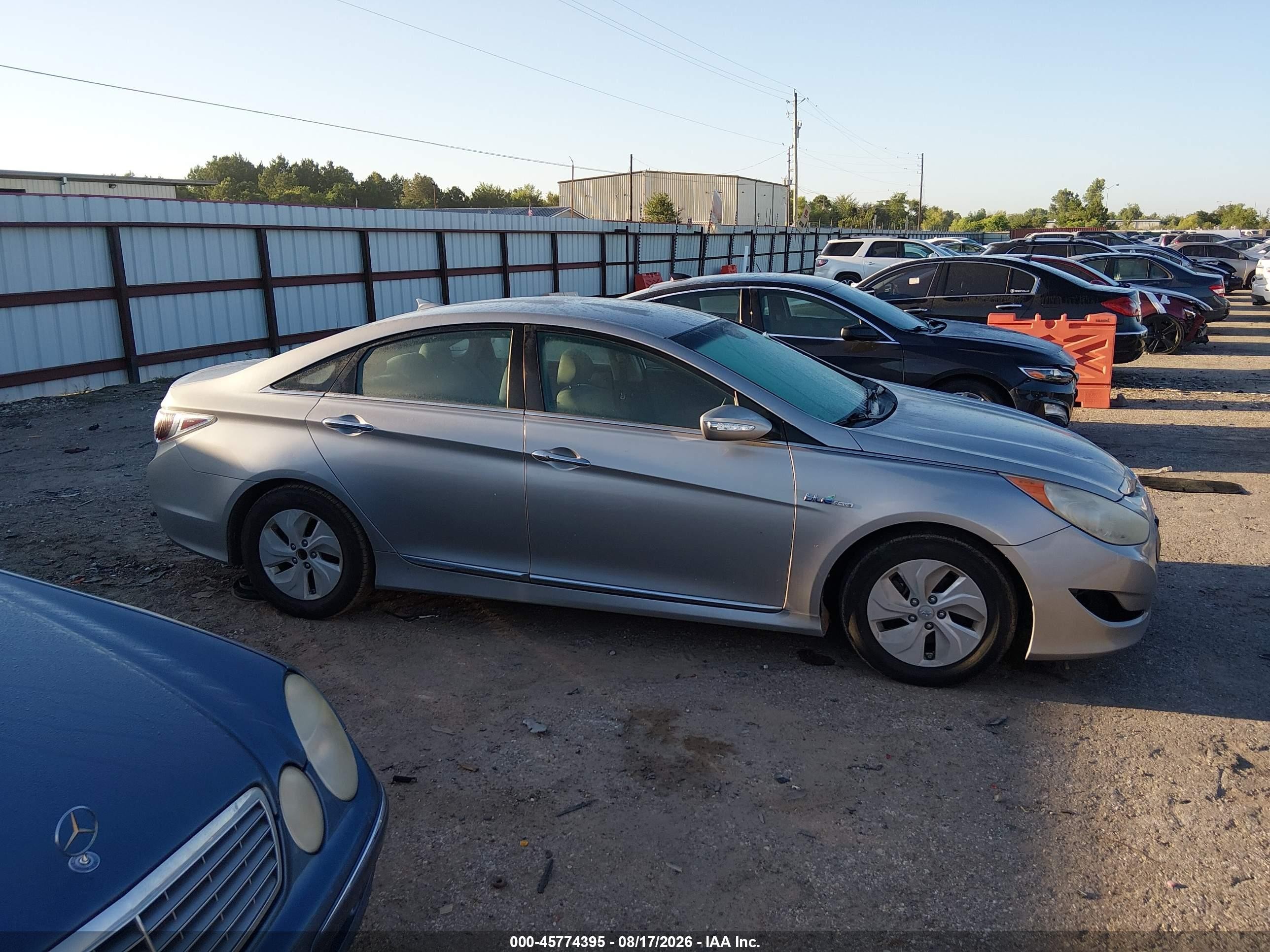 2013 Hyundai Sonata Hybrid Gray vin: KMHEC4A49DA070176