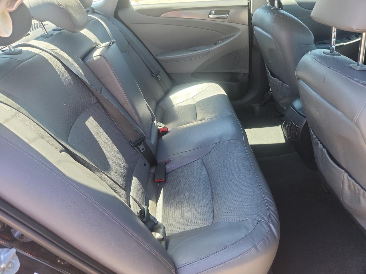 2013 Hyundai Sonata Hybrid Black vin: KMHEC4A49DA074597