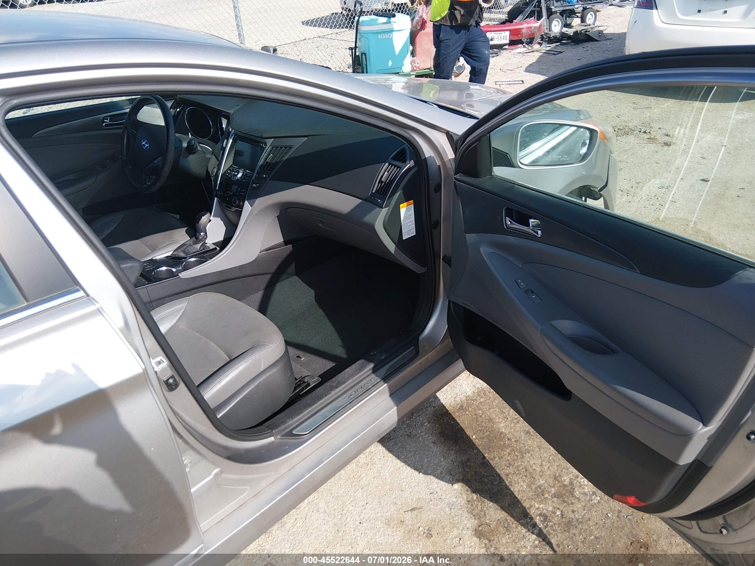2013 Hyundai Sonata Hybrid Limited Silver vin: KMHEC4A49DA091870