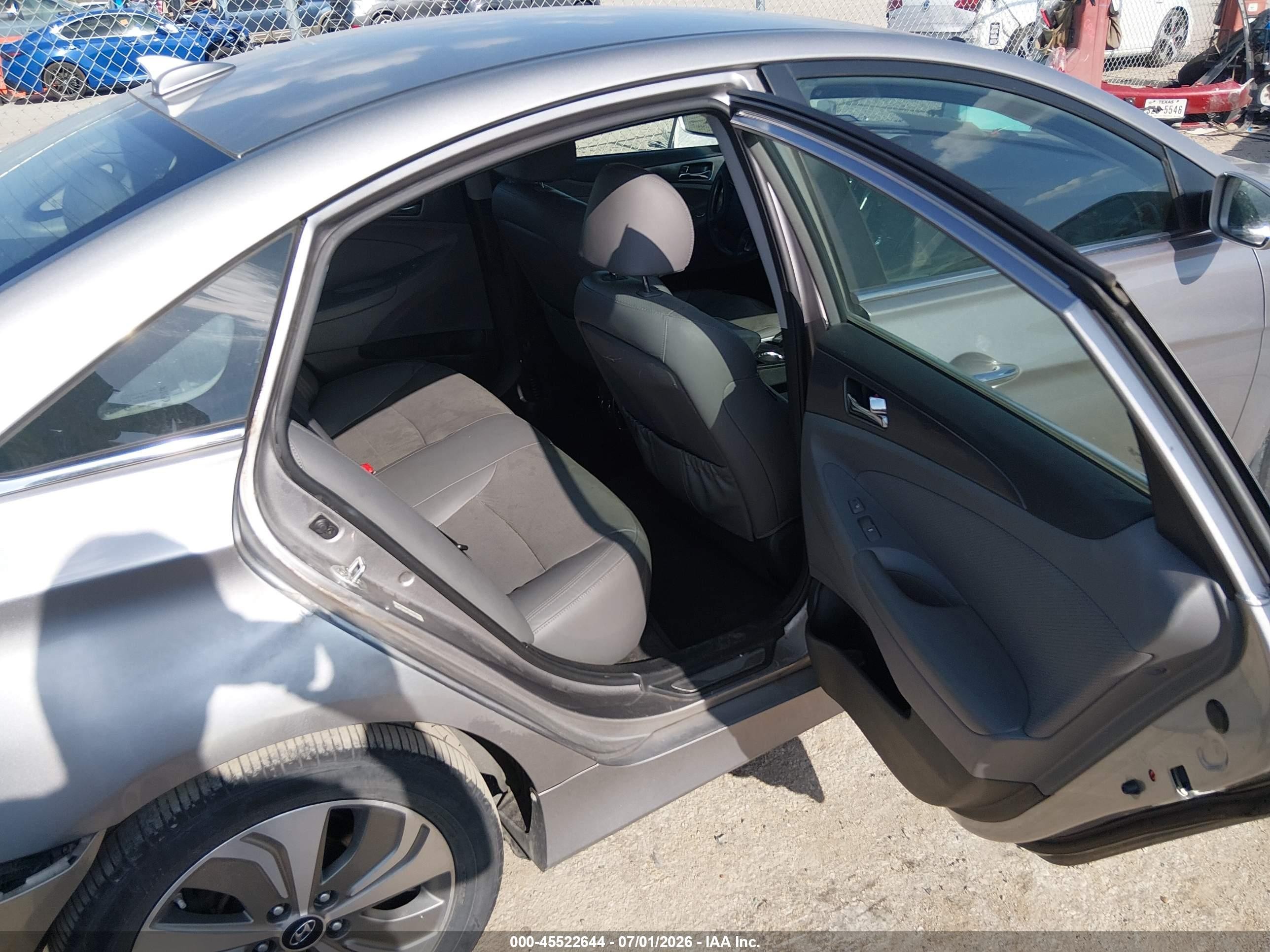 2013 Hyundai Sonata Hybrid Limited Silver vin: KMHEC4A49DA091870