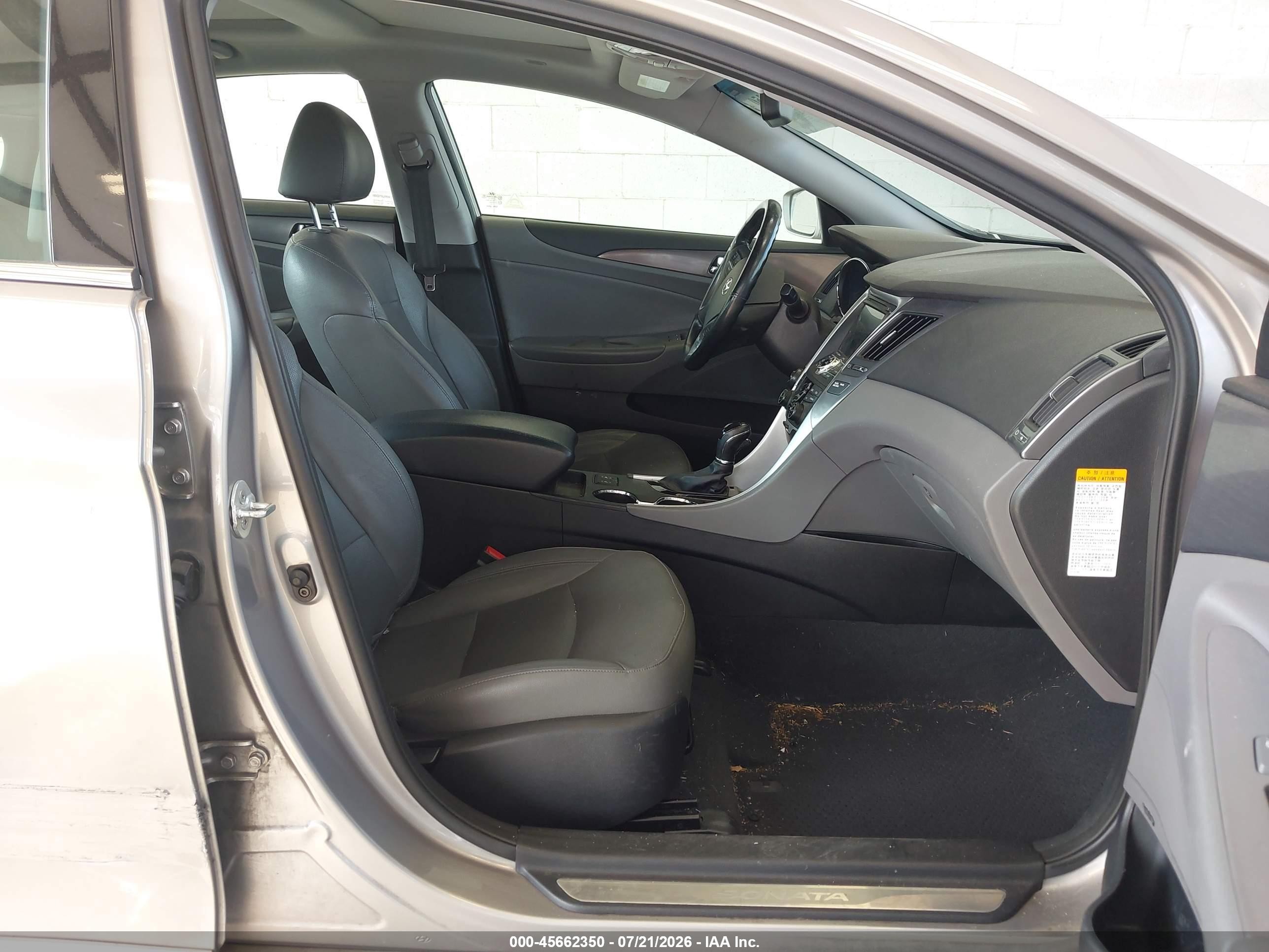 2014 Hyundai Sonata Hybrid Limited Silver vin: KMHEC4A49EA102478