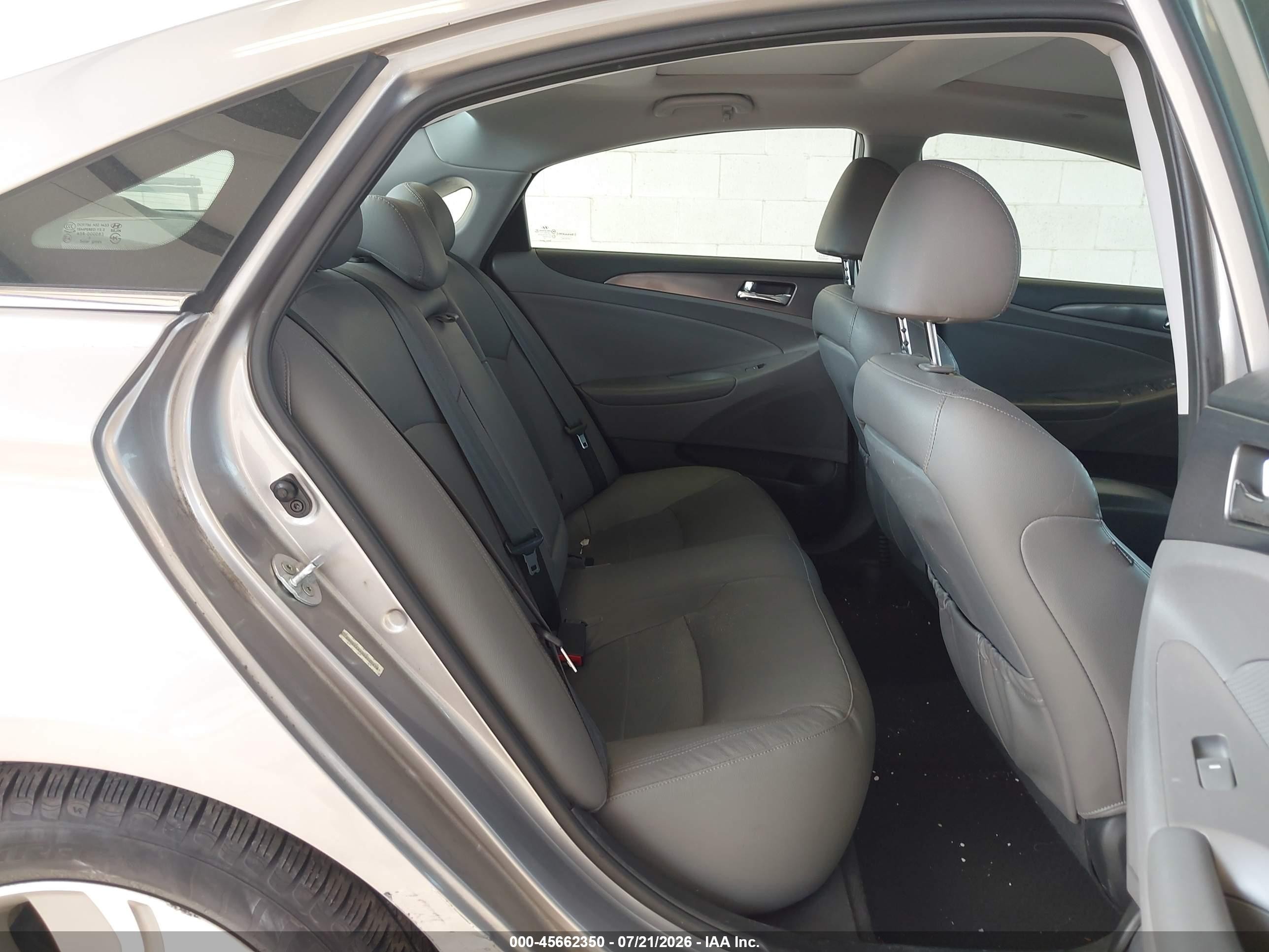 2014 Hyundai Sonata Hybrid Limited Silver vin: KMHEC4A49EA102478