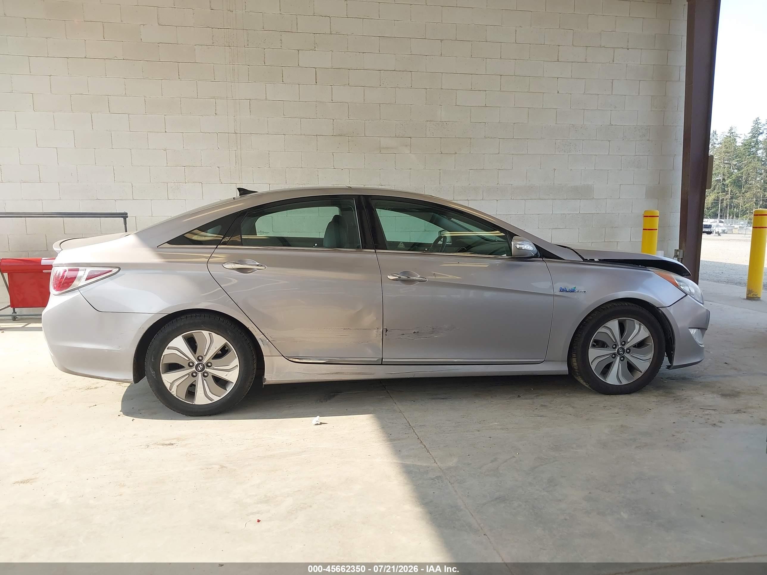 2014 Hyundai Sonata Hybrid Limited Silver vin: KMHEC4A49EA102478