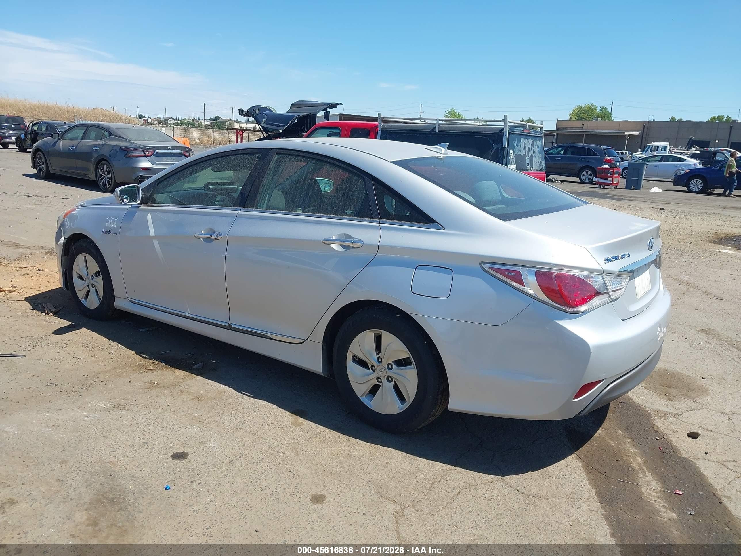 2014 Hyundai Sonata Hybrid   Silver vin: KMHEC4A49EA115375
