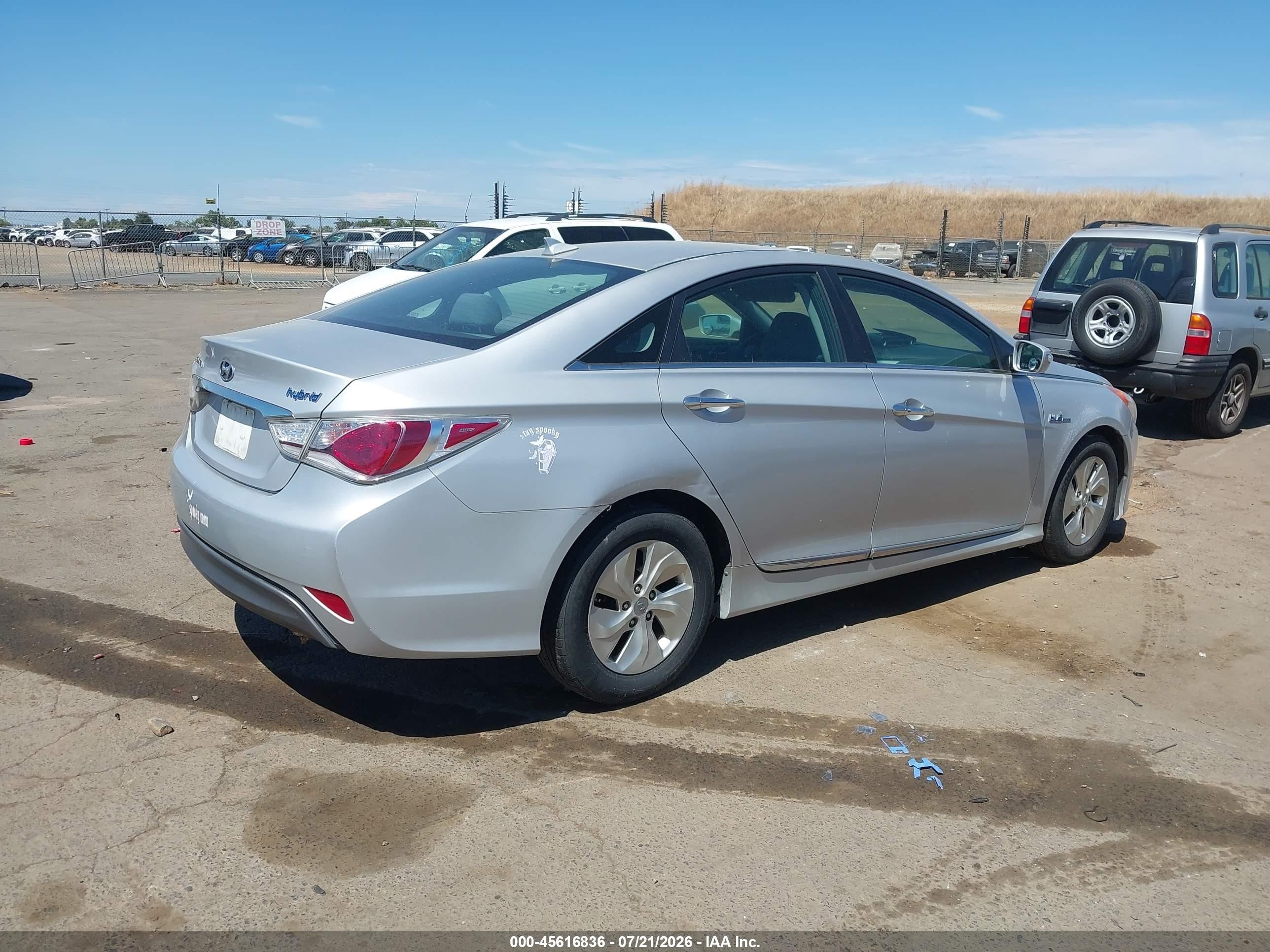 2014 Hyundai Sonata Hybrid   Silver vin: KMHEC4A49EA115375