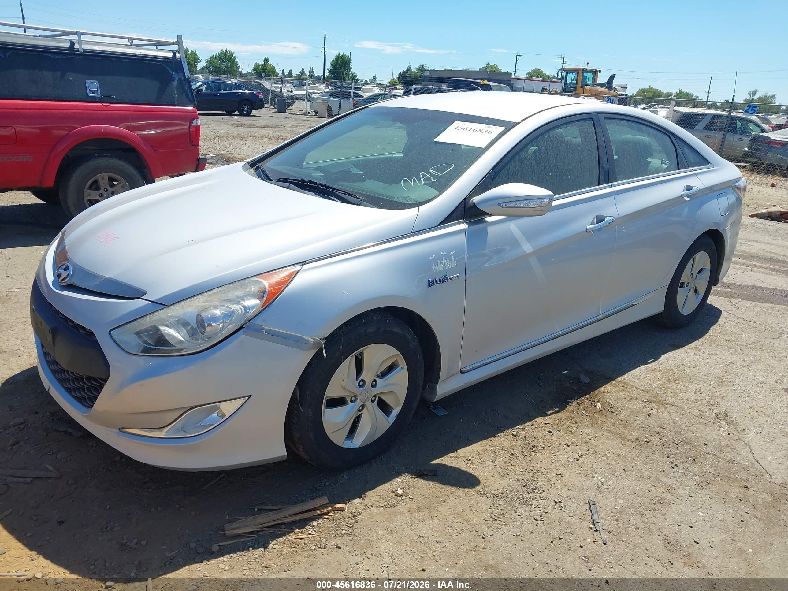 2014 Hyundai Sonata Hybrid   Silver vin: KMHEC4A49EA115375