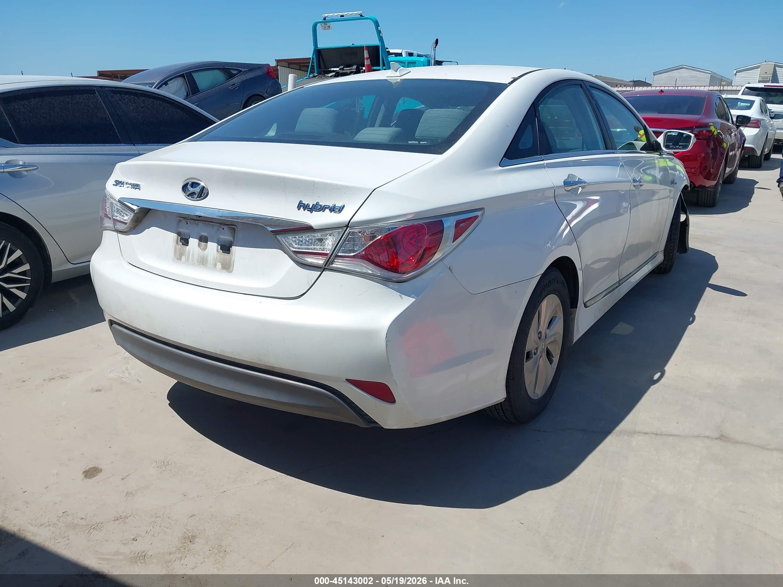 2014 Hyundai Sonata Hybrid   White vin: KMHEC4A49EA116588