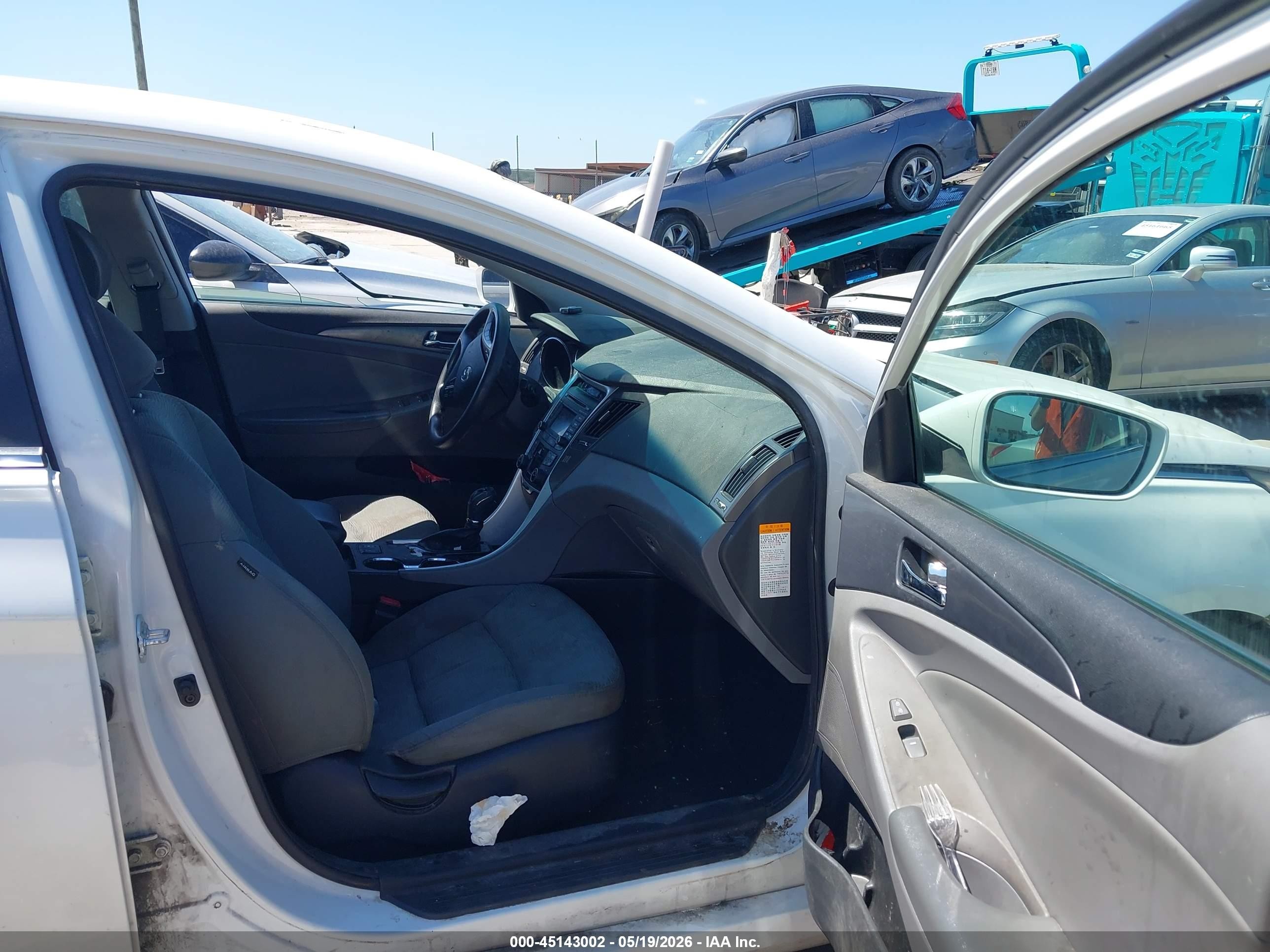 2014 Hyundai Sonata Hybrid   White vin: KMHEC4A49EA116588