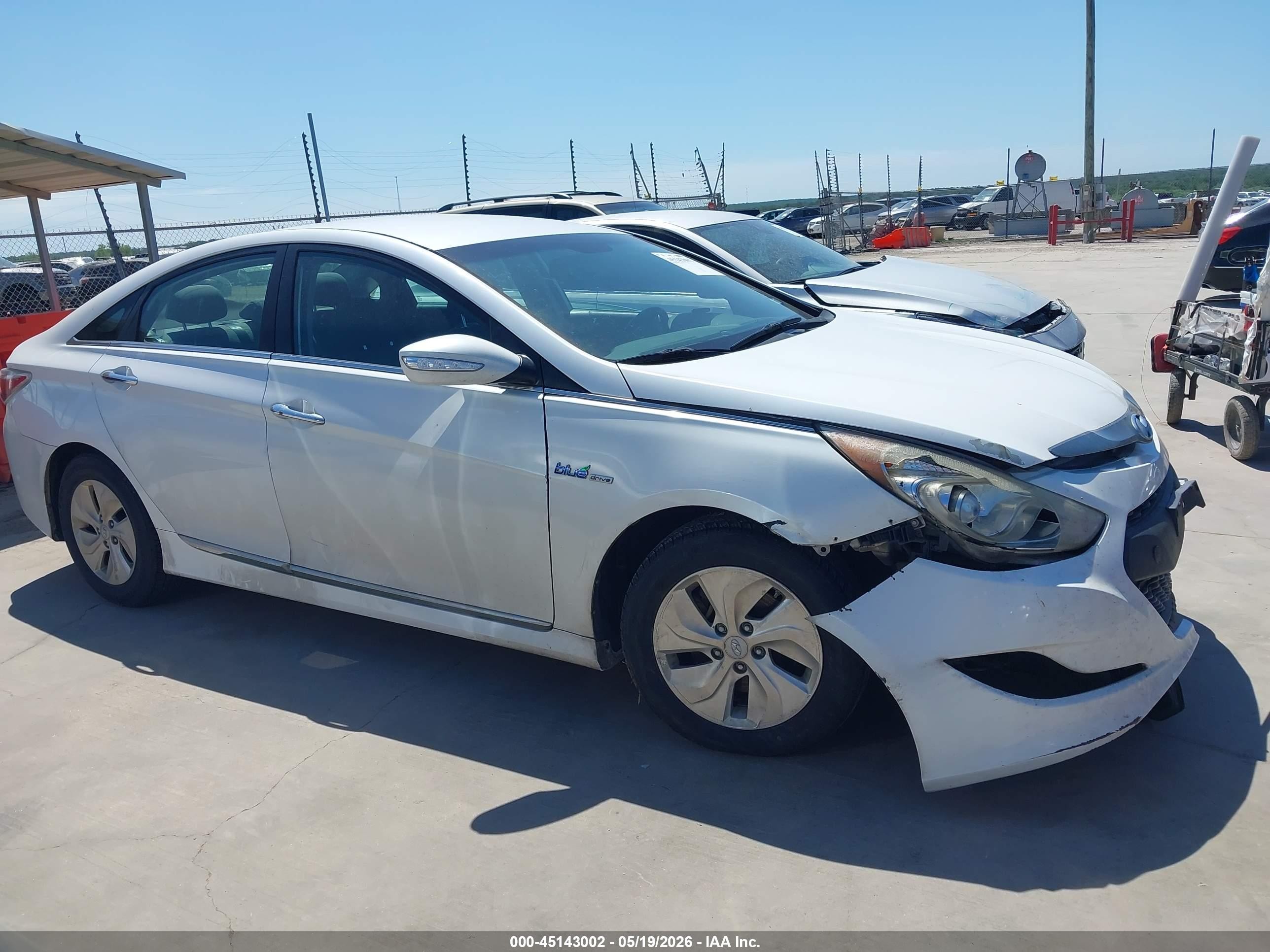 2014 Hyundai Sonata Hybrid   White vin: KMHEC4A49EA116588